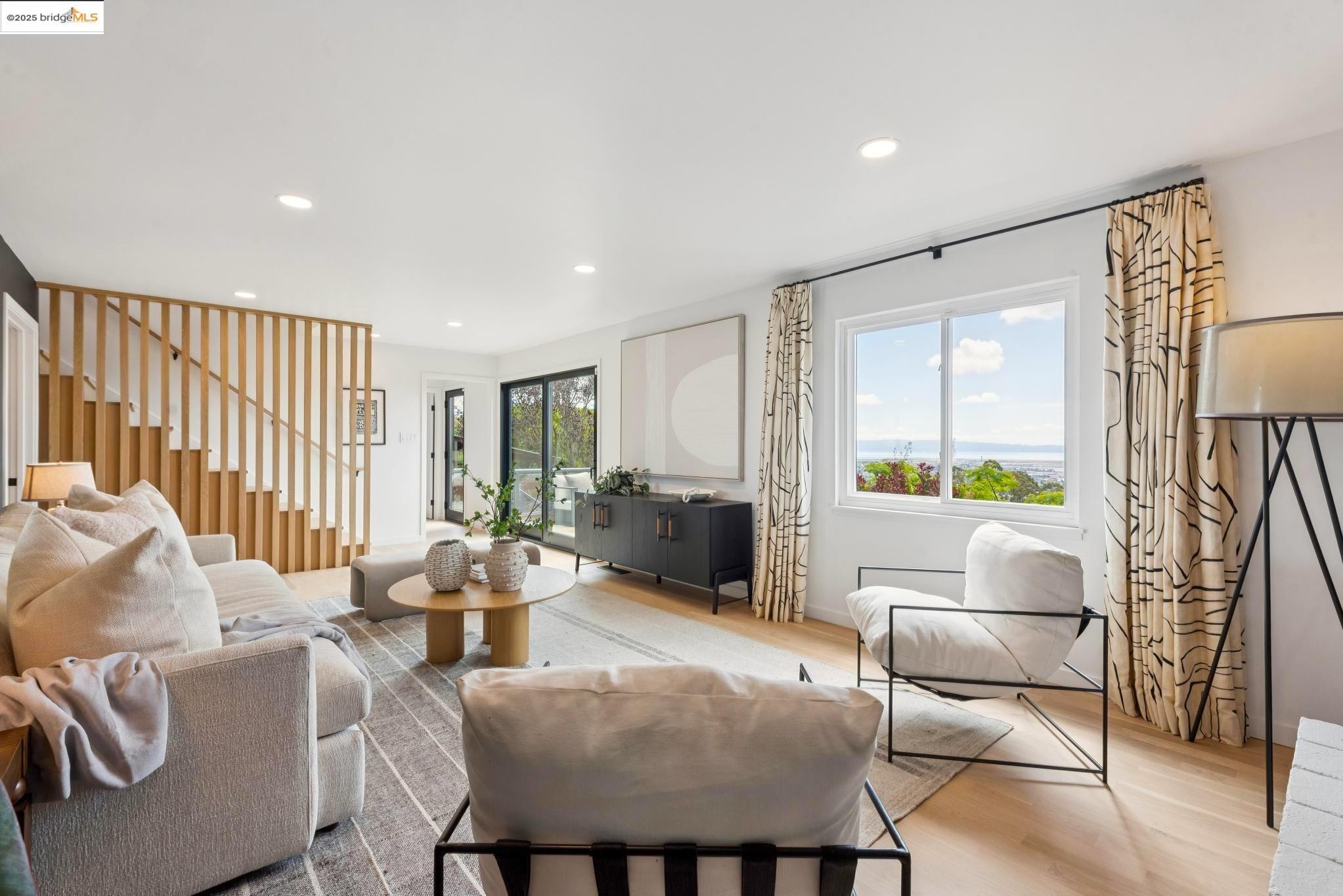 Detail Gallery Image 34 of 55 For 425 Creighton Way, Oakland,  CA 94619 - 4 Beds | 2 Baths