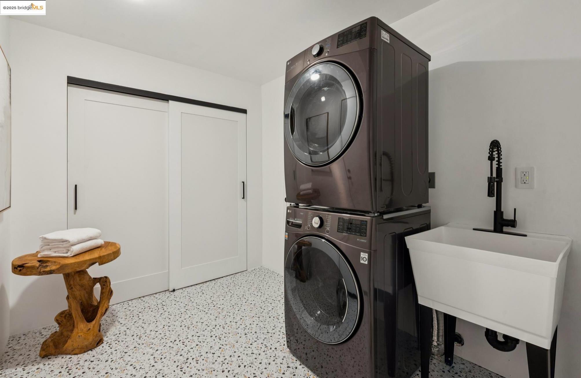Detail Gallery Image 44 of 55 For 425 Creighton Way, Oakland,  CA 94619 - 4 Beds | 2 Baths