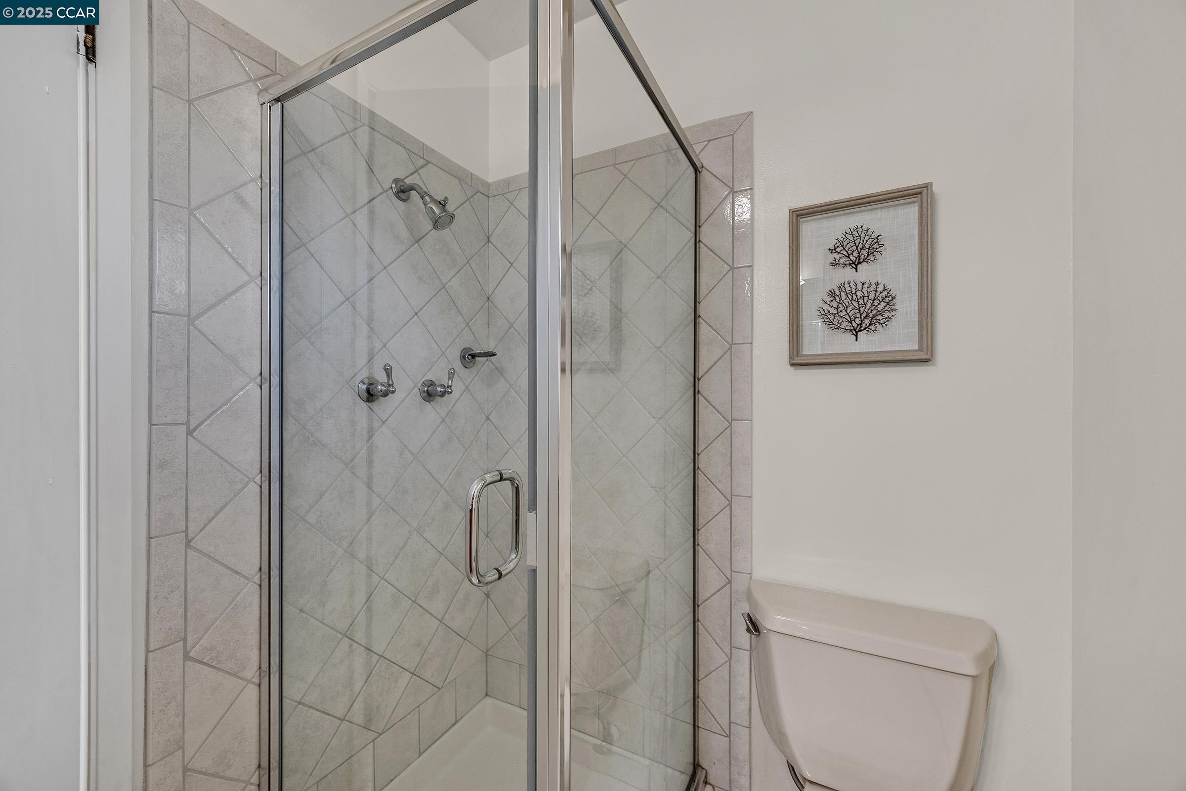 Detail Gallery Image 13 of 20 For 1422 Flintwood Ct, Martinez,  CA 94553 - 3 Beds | 2 Baths