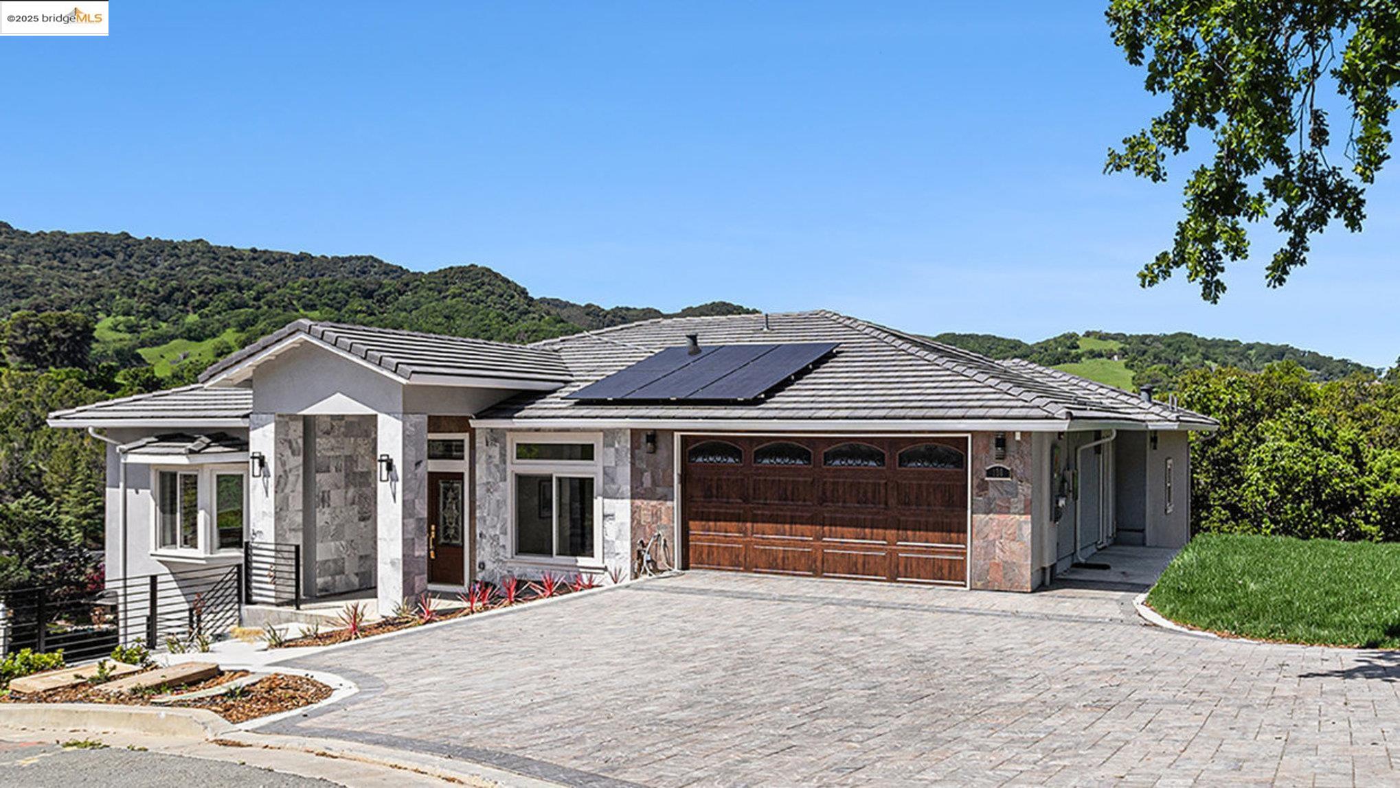Detail Gallery Image 2 of 53 For 130 Arbor View Ln, Lafayette,  CA 94549 - 5 Beds | 4/1 Baths