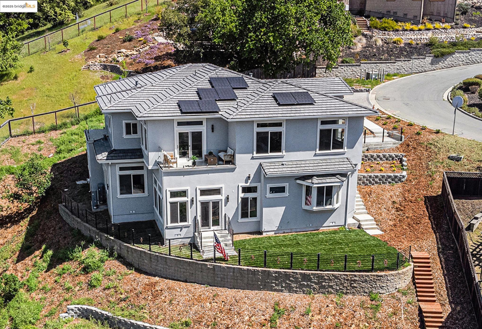 Detail Gallery Image 2 of 60 For 130 Arbor View Ln, Lafayette,  CA 94549 - 5 Beds | 4/1 Baths