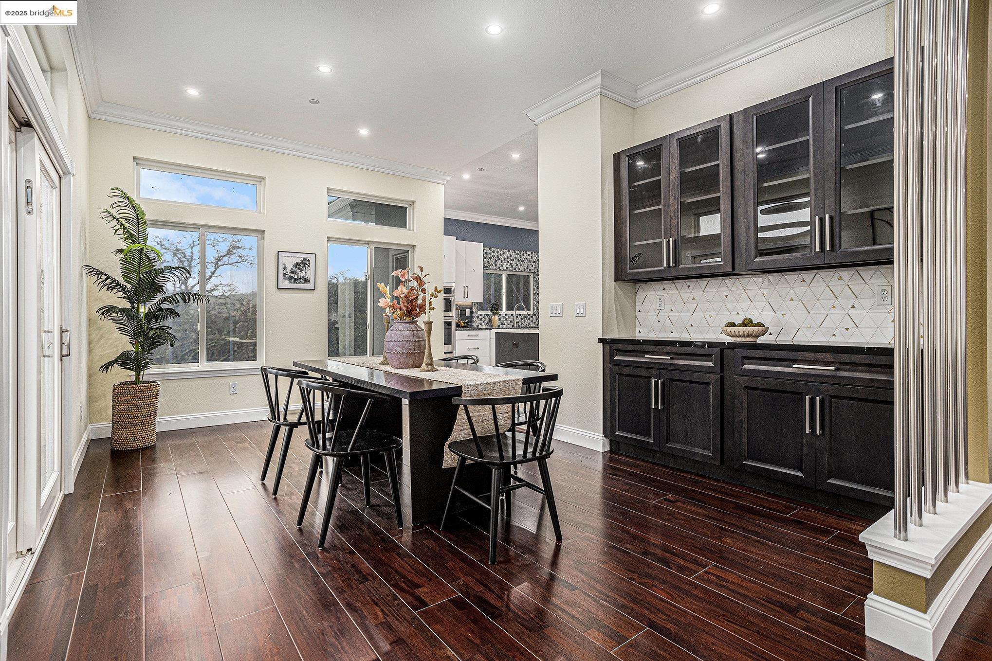 Detail Gallery Image 11 of 53 For 130 Arbor View Ln, Lafayette,  CA 94549 - 5 Beds | 4/1 Baths