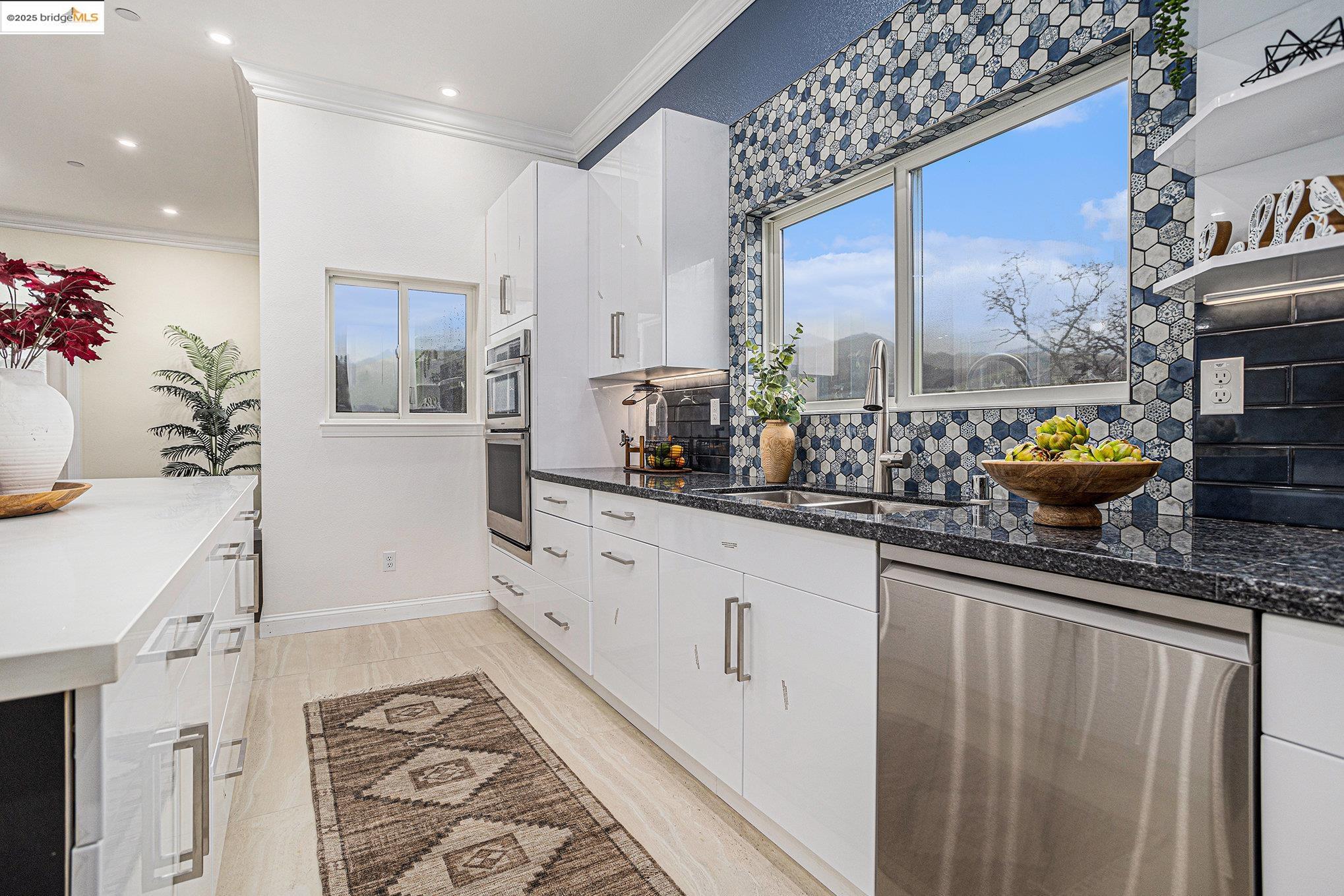 Detail Gallery Image 17 of 53 For 130 Arbor View Ln, Lafayette,  CA 94549 - 5 Beds | 4/1 Baths