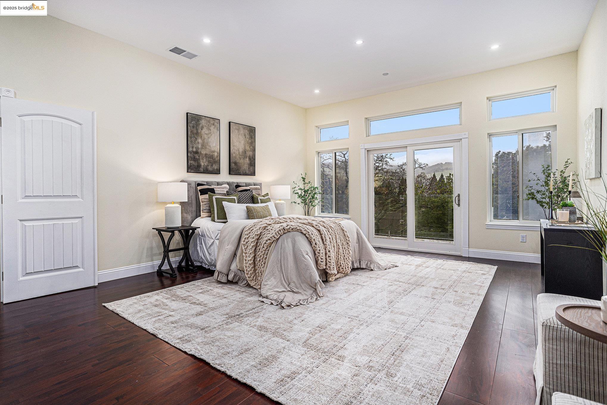 Detail Gallery Image 22 of 53 For 130 Arbor View Ln, Lafayette,  CA 94549 - 5 Beds | 4/1 Baths