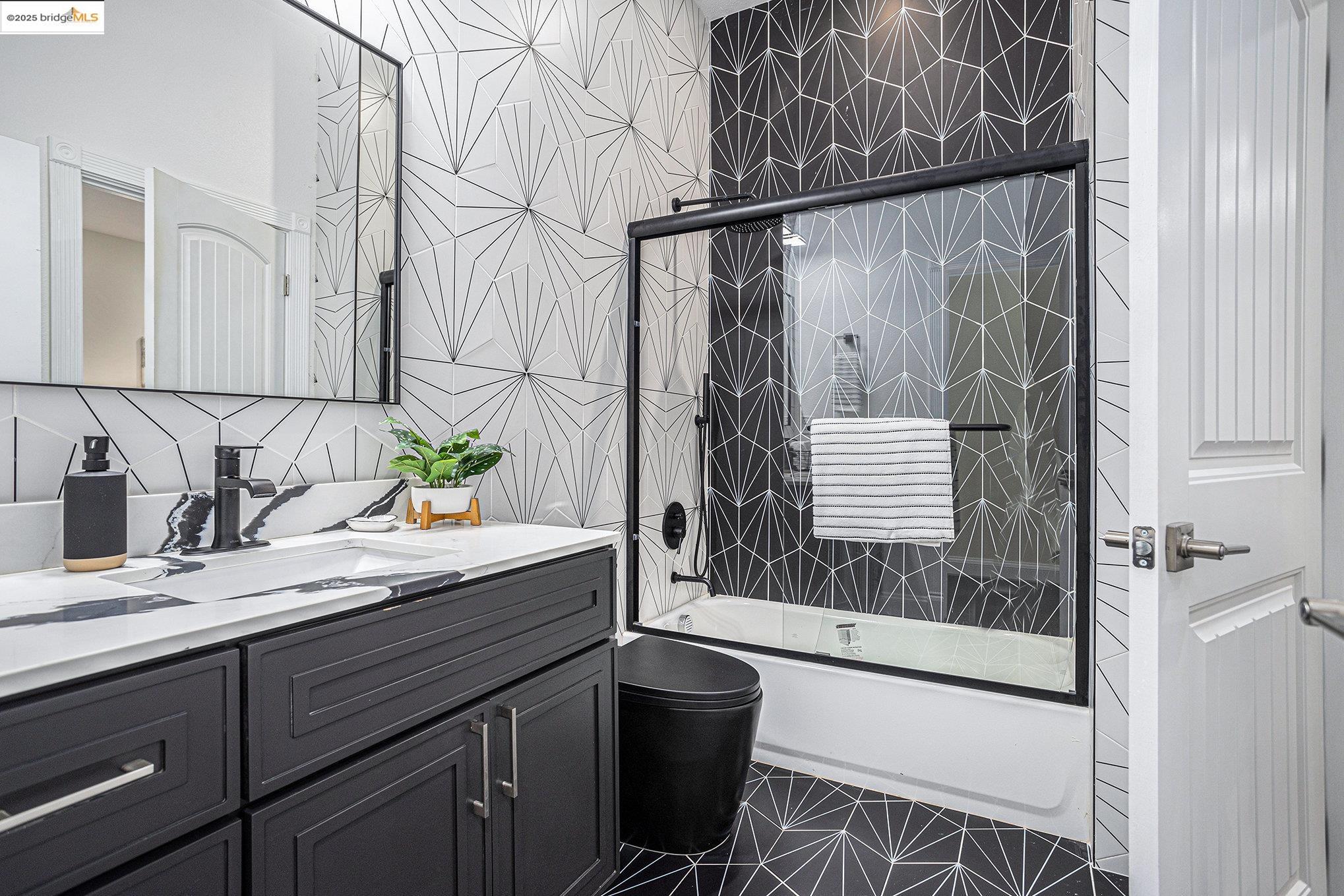 Detail Gallery Image 32 of 53 For 130 Arbor View Ln, Lafayette,  CA 94549 - 5 Beds | 4/1 Baths