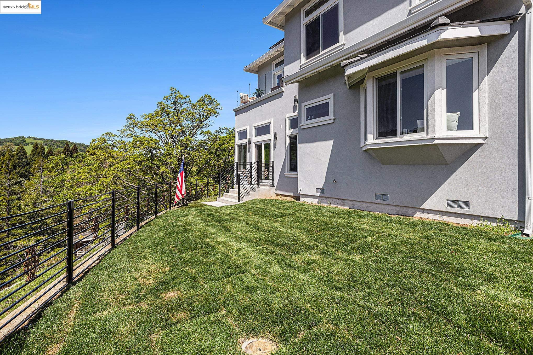 Detail Gallery Image 42 of 53 For 130 Arbor View Ln, Lafayette,  CA 94549 - 5 Beds | 4/1 Baths