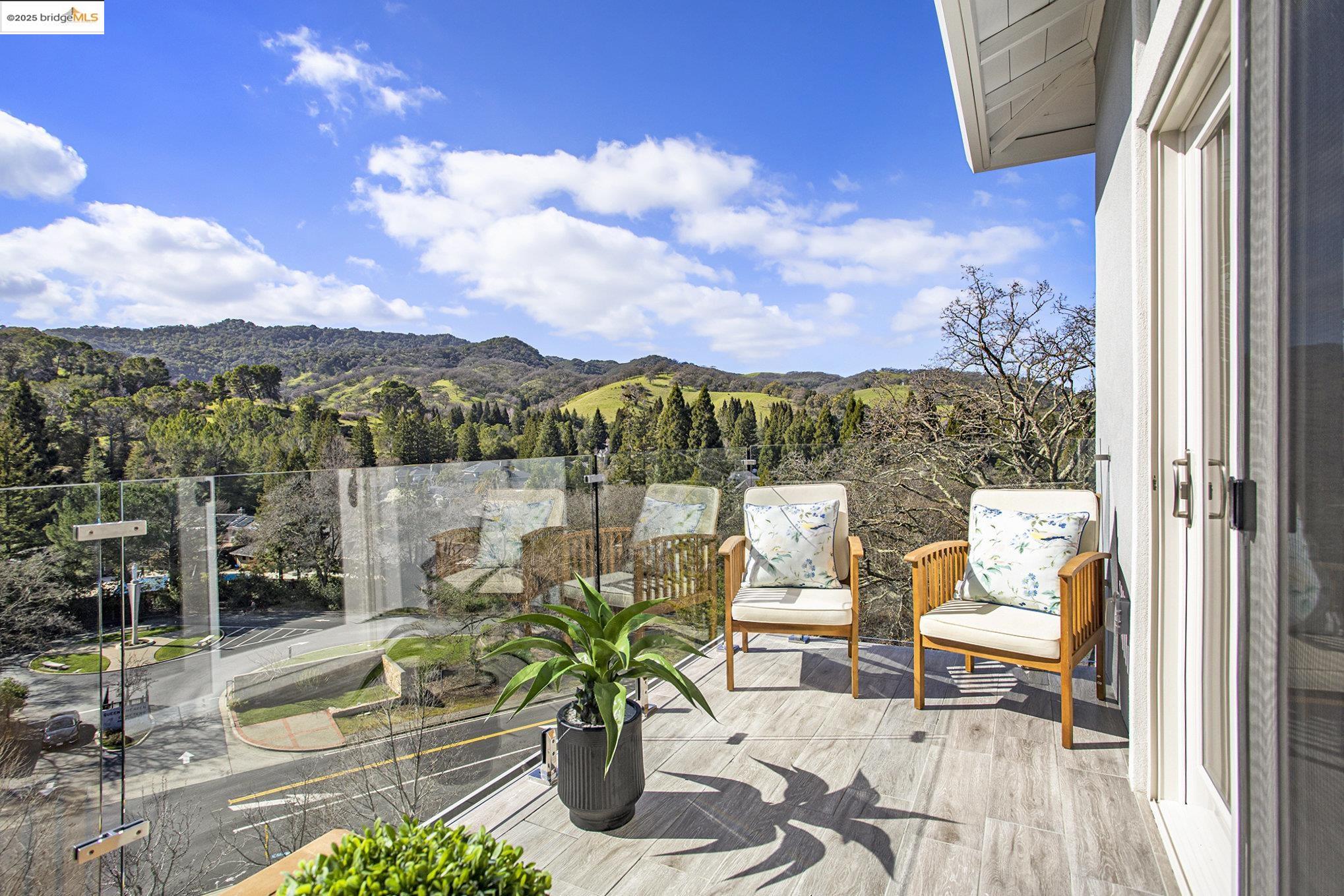 Detail Gallery Image 48 of 60 For 130 Arbor View Ln, Lafayette,  CA 94549 - 5 Beds | 4/1 Baths