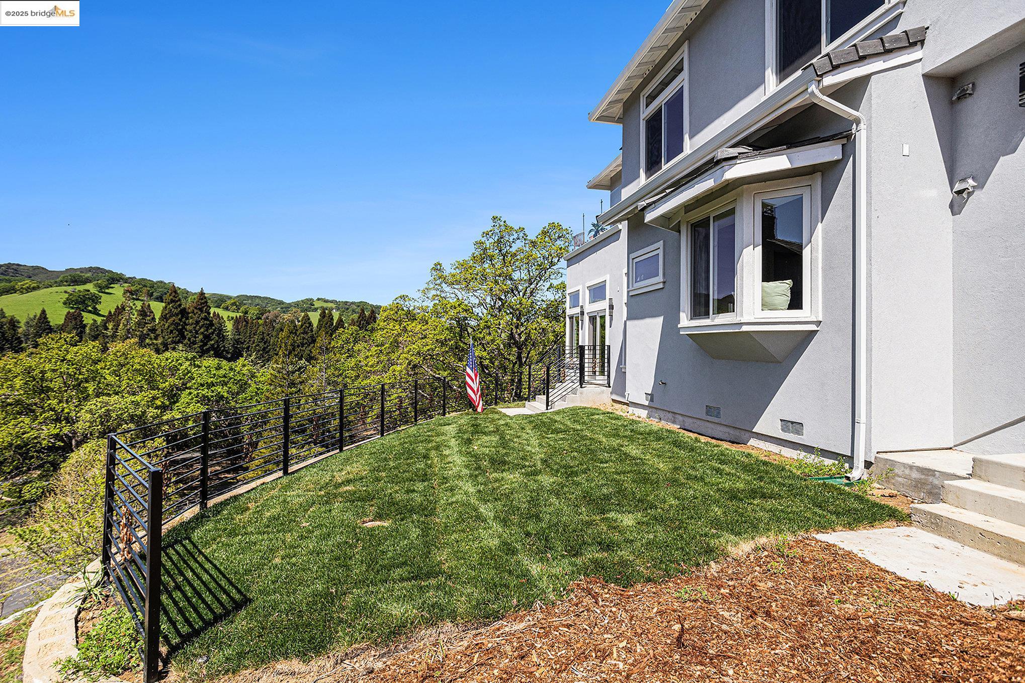 Detail Gallery Image 52 of 60 For 130 Arbor View Ln, Lafayette,  CA 94549 - 5 Beds | 4/1 Baths