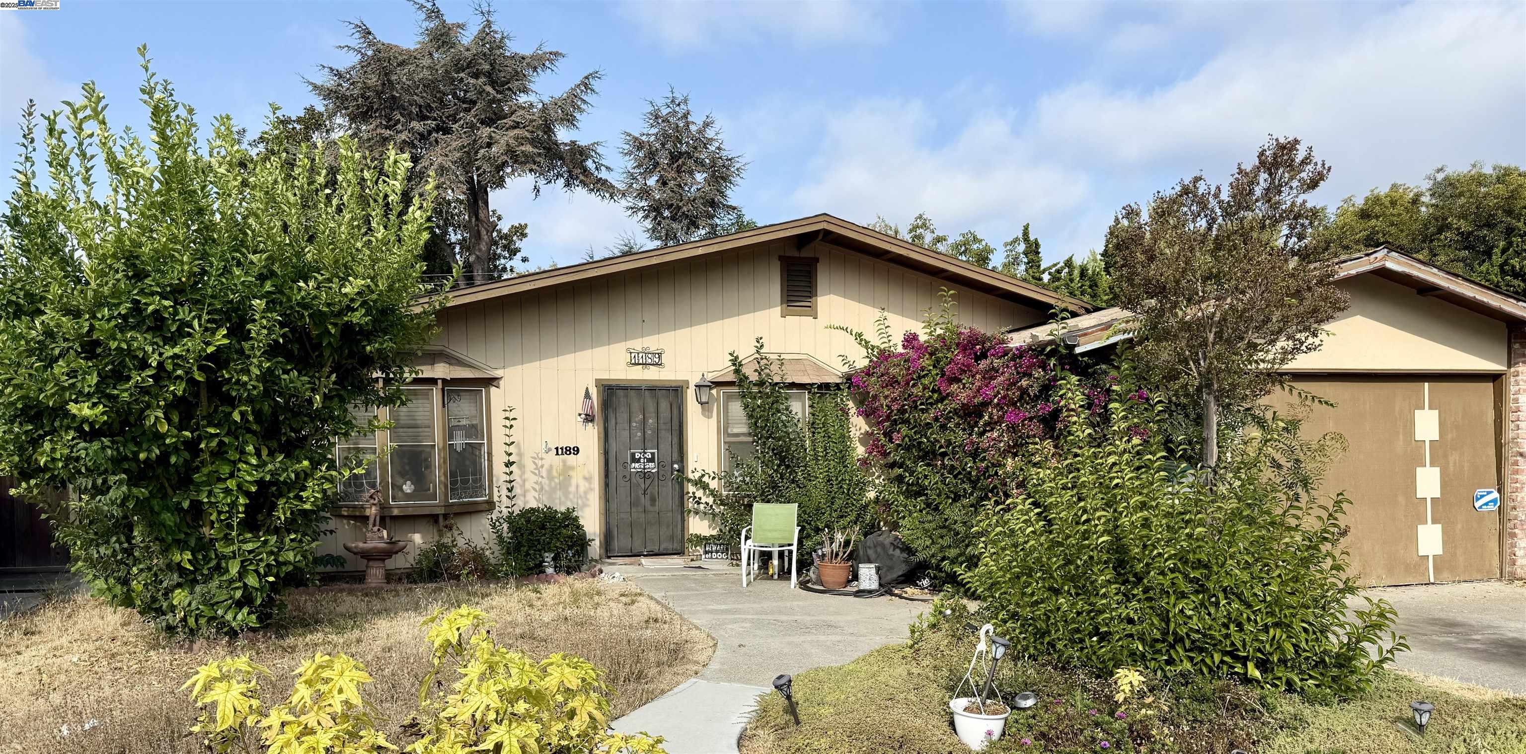 Detail Gallery Image 1 of 1 For 1189 Skylake Ct, Sunnyvale,  CA 94089 - 3 Beds | 2 Baths