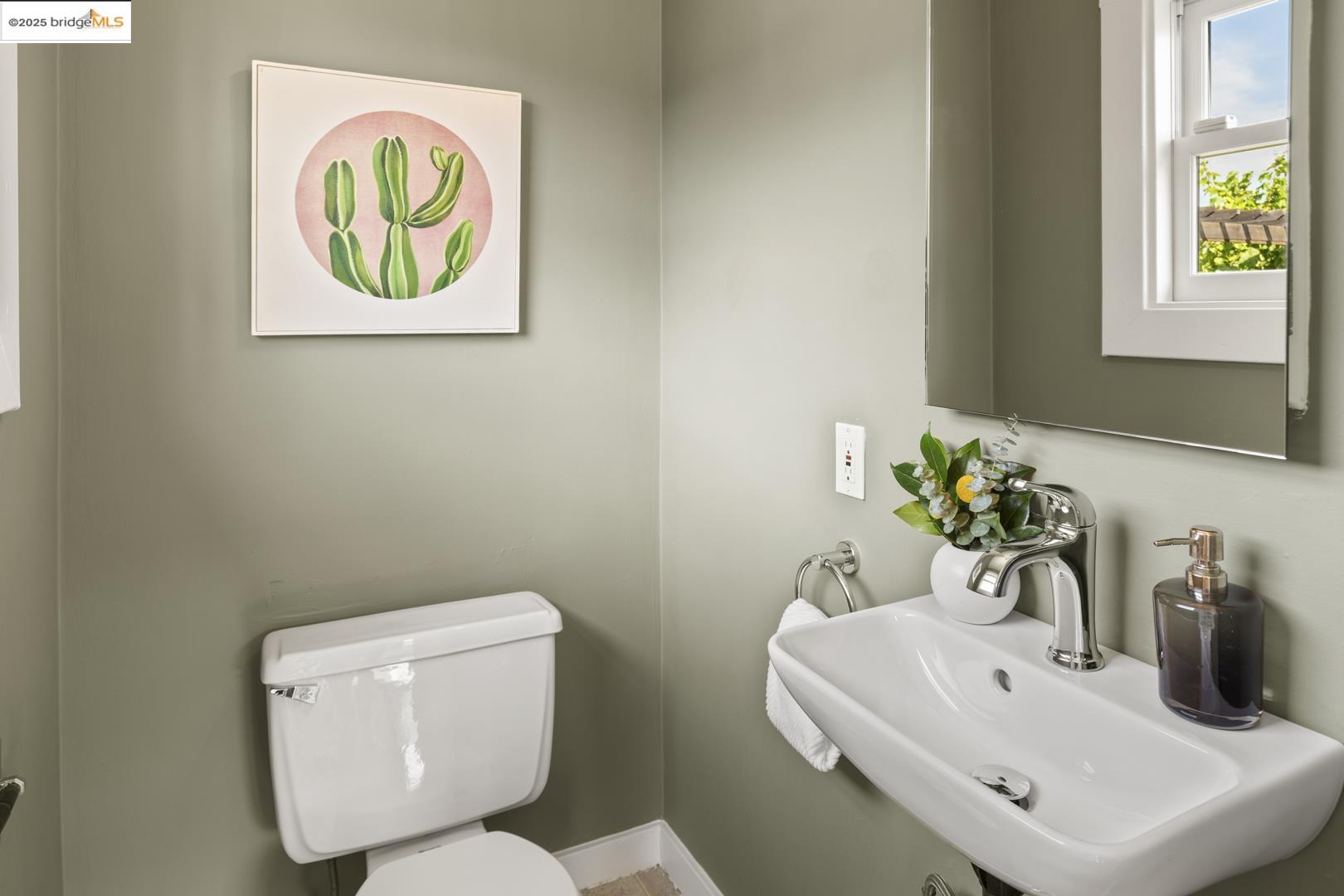 Detail Gallery Image 24 of 38 For 726 60th St, Oakland,  CA 94609 - 3 Beds | 1/1 Baths