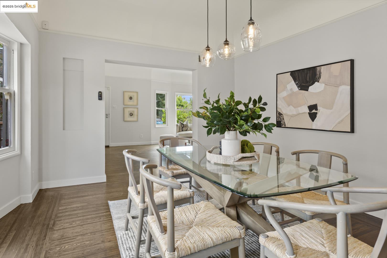 Detail Gallery Image 8 of 38 For 726 60th St, Oakland,  CA 94609 - 3 Beds | 1/1 Baths