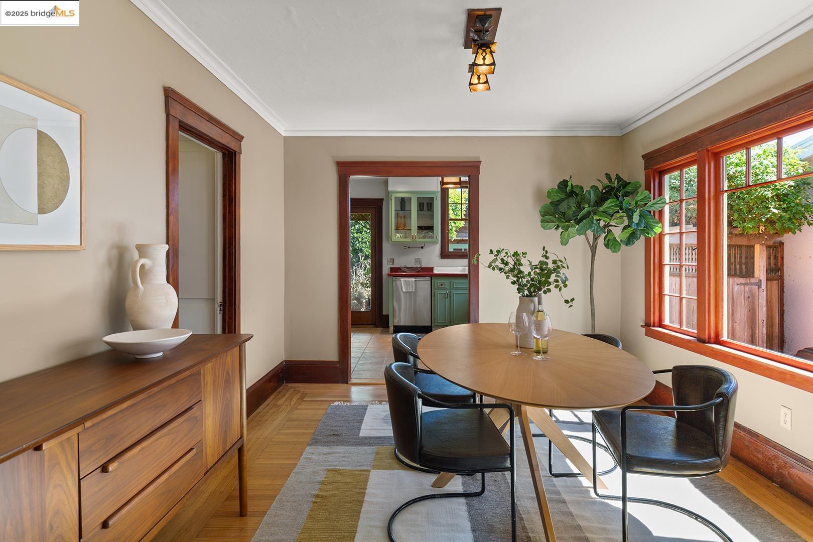 Detail Gallery Image 11 of 34 For 2723 Acton St, Berkeley,  CA 94702 - 2 Beds | 1 Baths