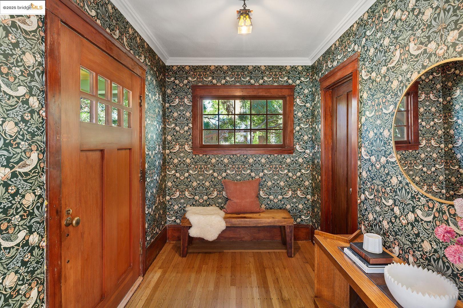 Detail Gallery Image 5 of 34 For 2723 Acton St, Berkeley,  CA 94702 - 2 Beds | 1 Baths