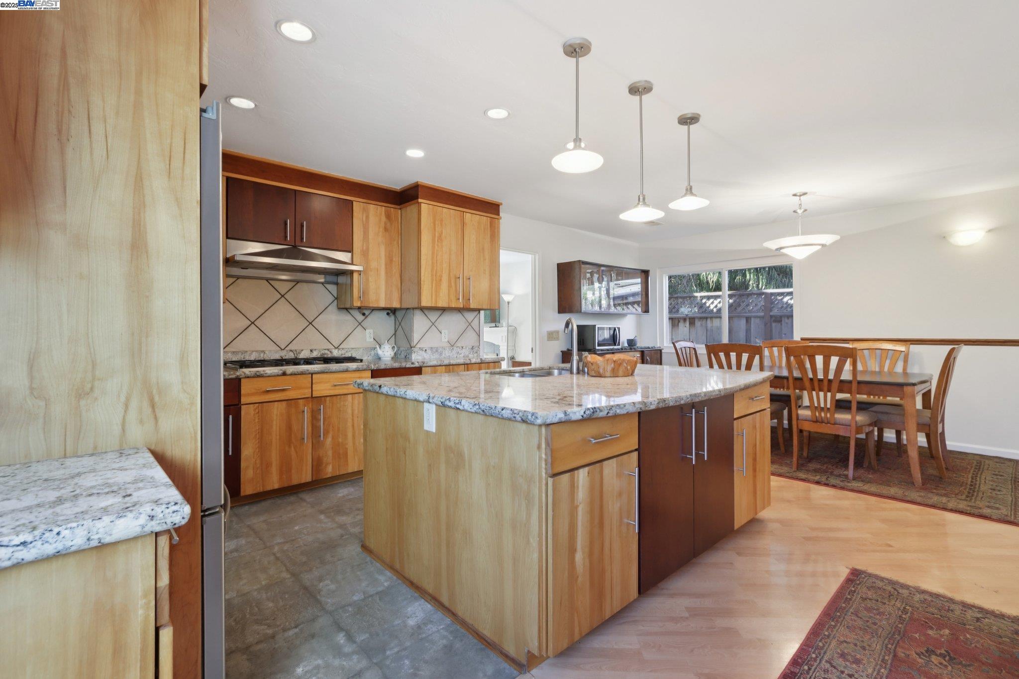 Detail Gallery Image 12 of 30 For 20145 Butterfield Dr, Castro Valley,  CA 94546 - 3 Beds | 2 Baths