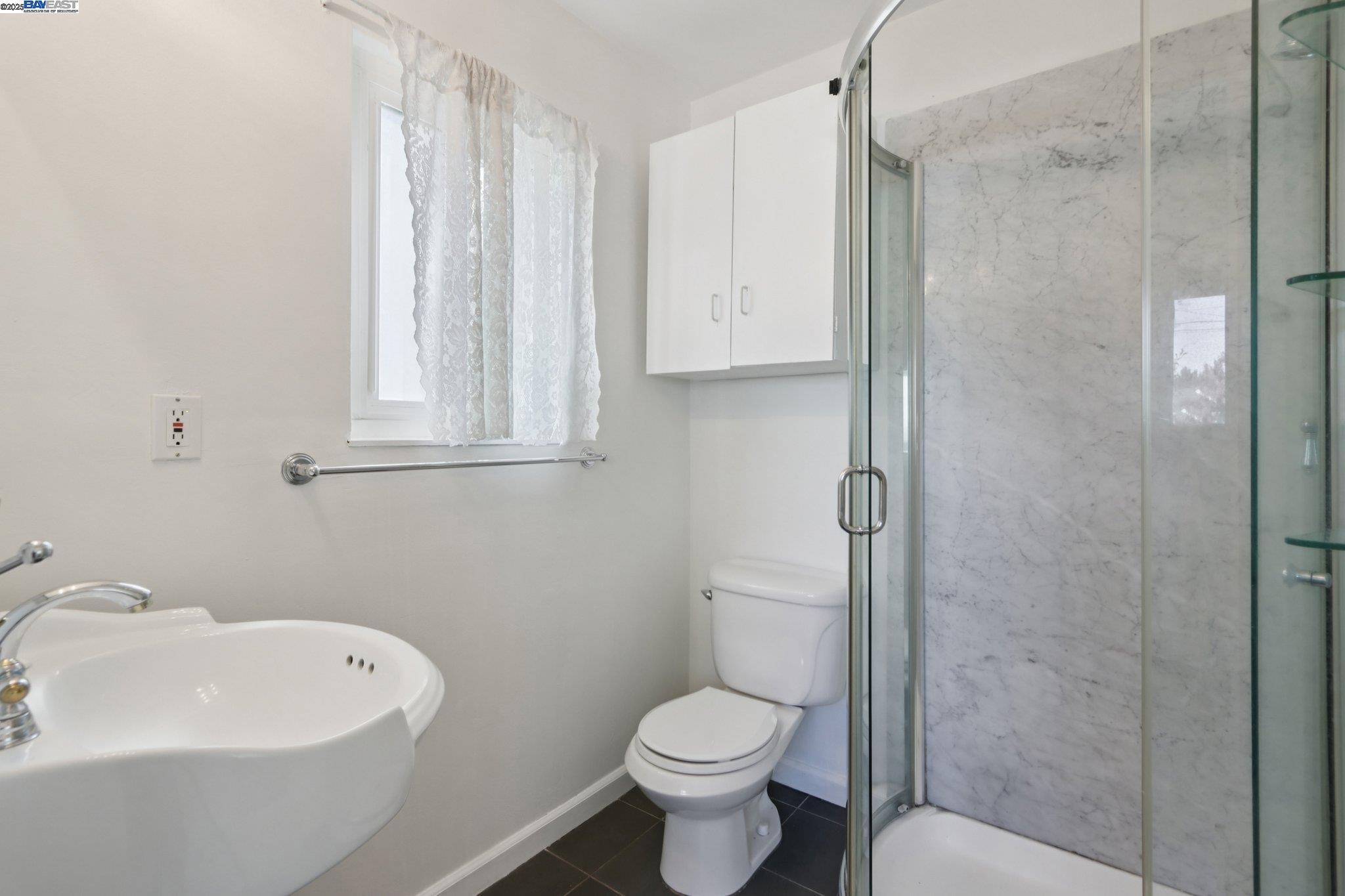 Detail Gallery Image 17 of 30 For 20145 Butterfield Dr, Castro Valley,  CA 94546 - 3 Beds | 2 Baths