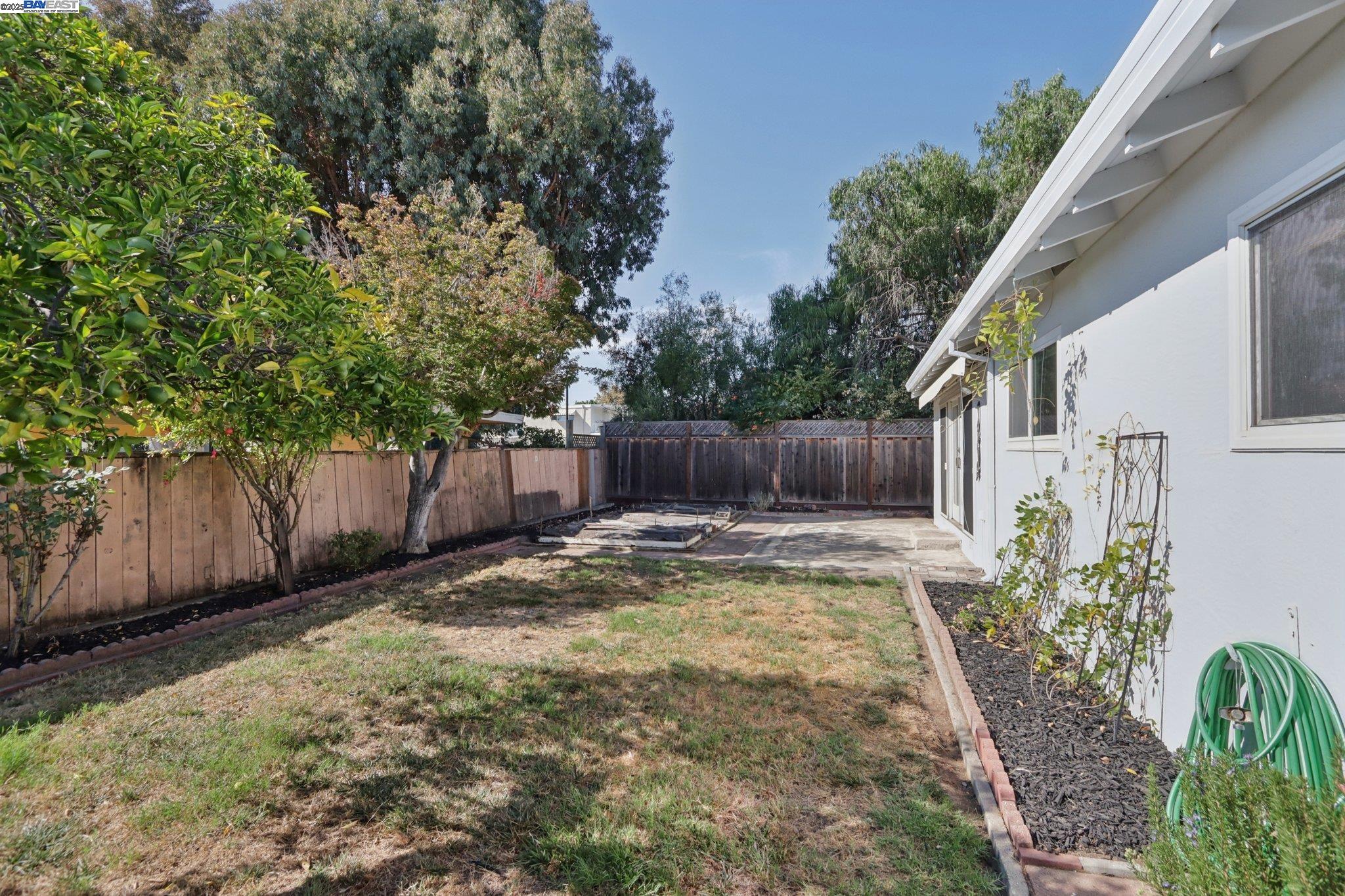 Detail Gallery Image 23 of 30 For 20145 Butterfield Dr, Castro Valley,  CA 94546 - 3 Beds | 2 Baths