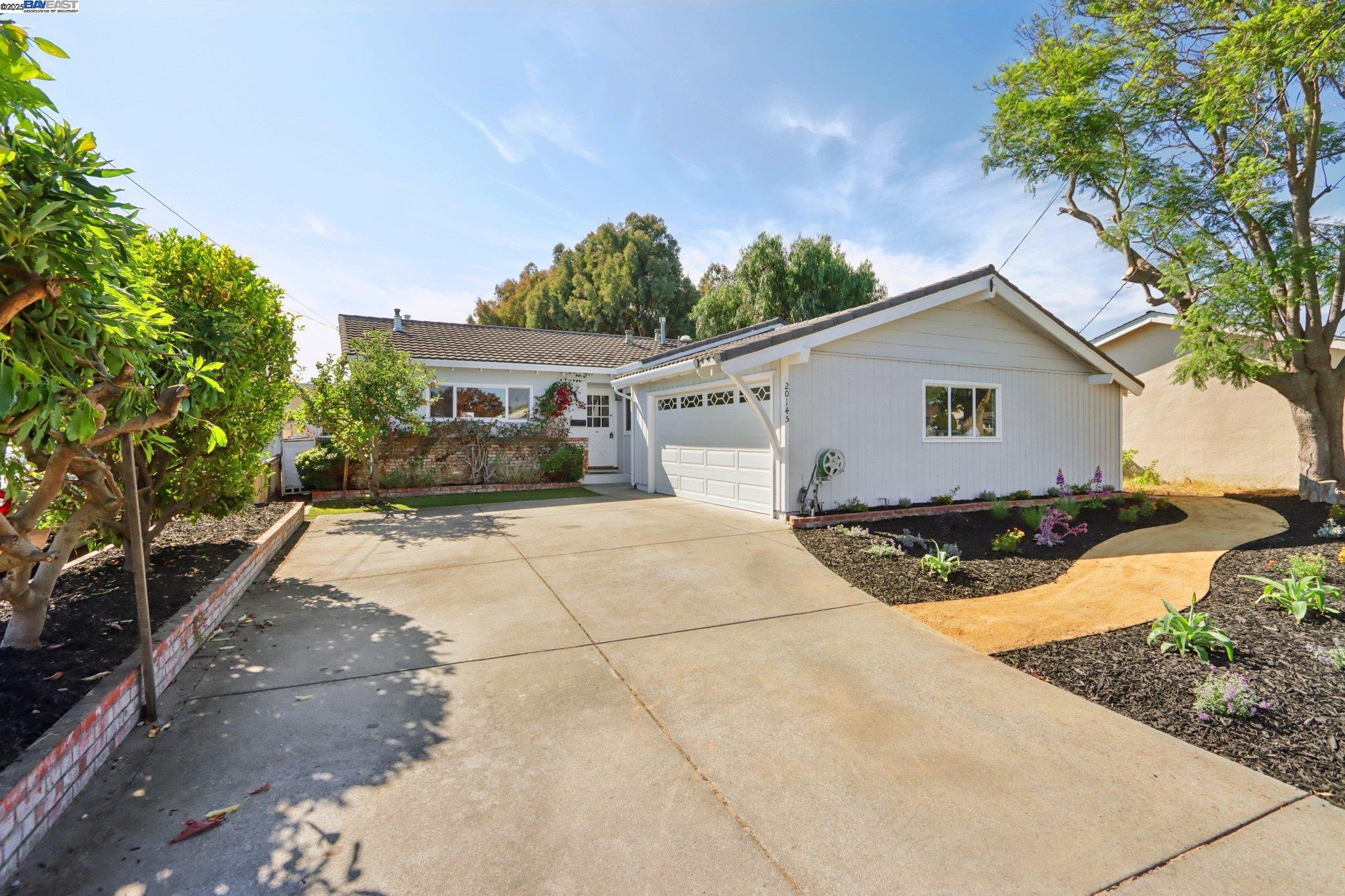 Detail Gallery Image 25 of 30 For 20145 Butterfield Dr, Castro Valley,  CA 94546 - 3 Beds | 2 Baths