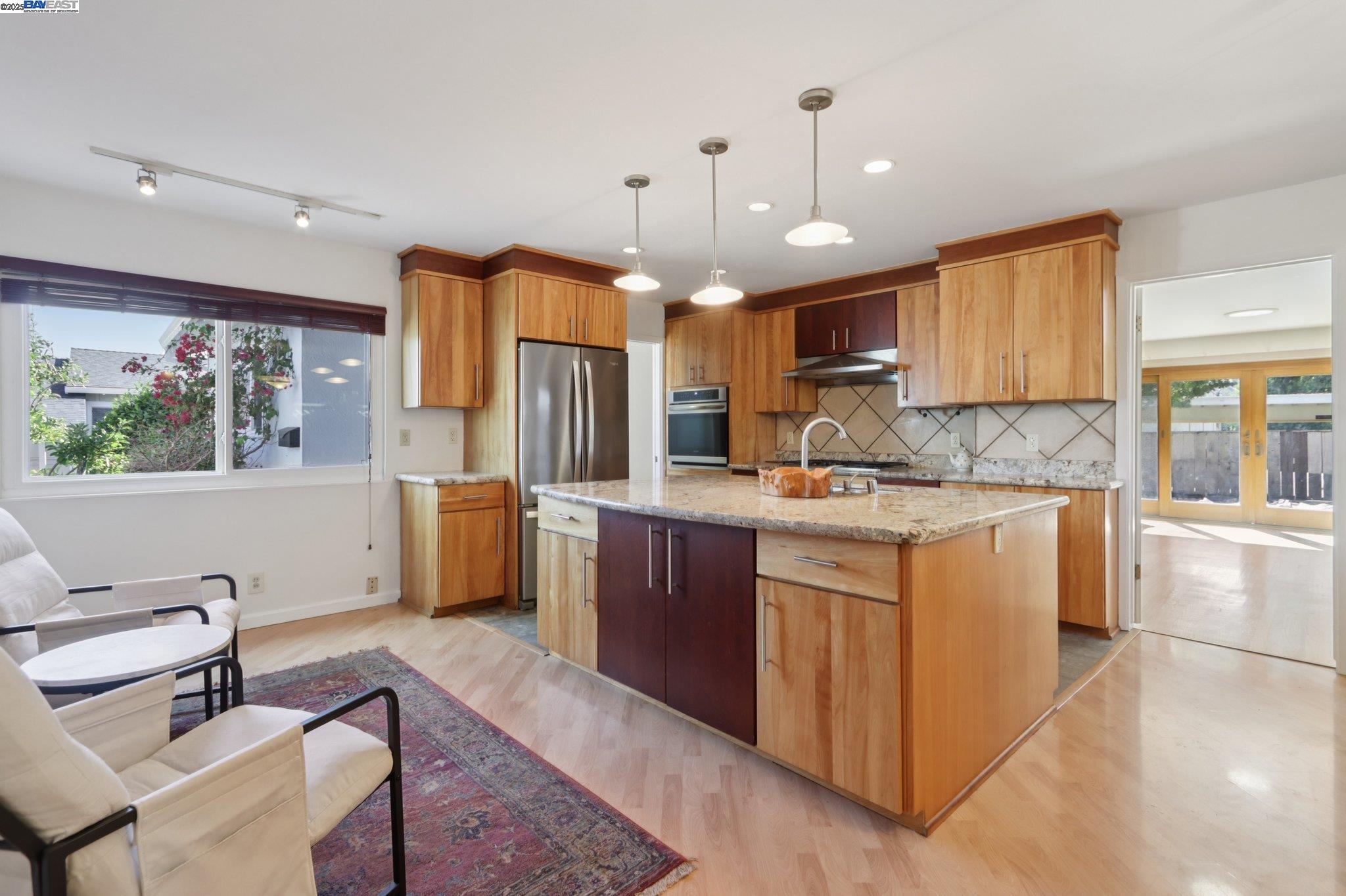 Detail Gallery Image 9 of 30 For 20145 Butterfield Dr, Castro Valley,  CA 94546 - 3 Beds | 2 Baths