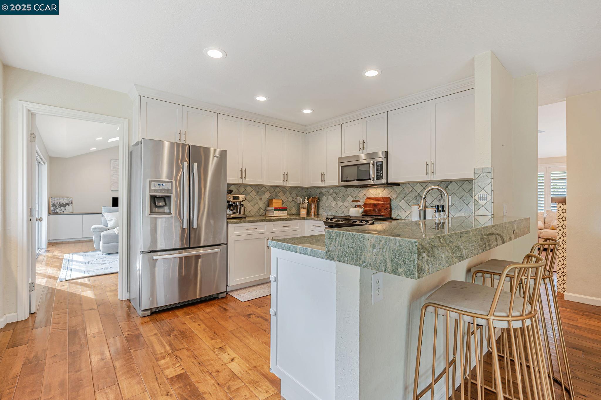 Detail Gallery Image 13 of 39 For 4871 Thiessen Ct, Concord,  CA 94521 - 3 Beds | 2 Baths