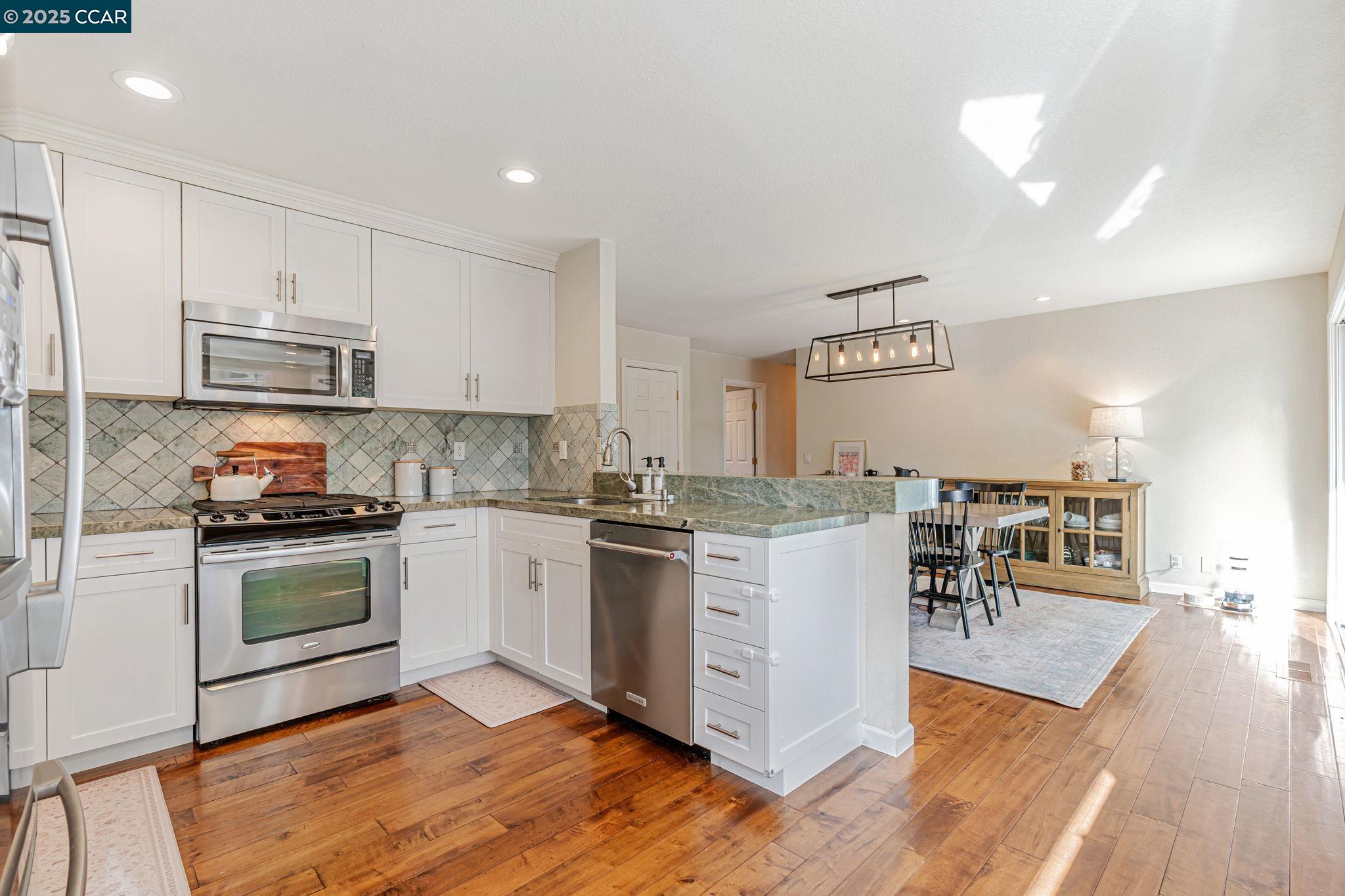 Detail Gallery Image 14 of 39 For 4871 Thiessen Ct, Concord,  CA 94521 - 3 Beds | 2 Baths