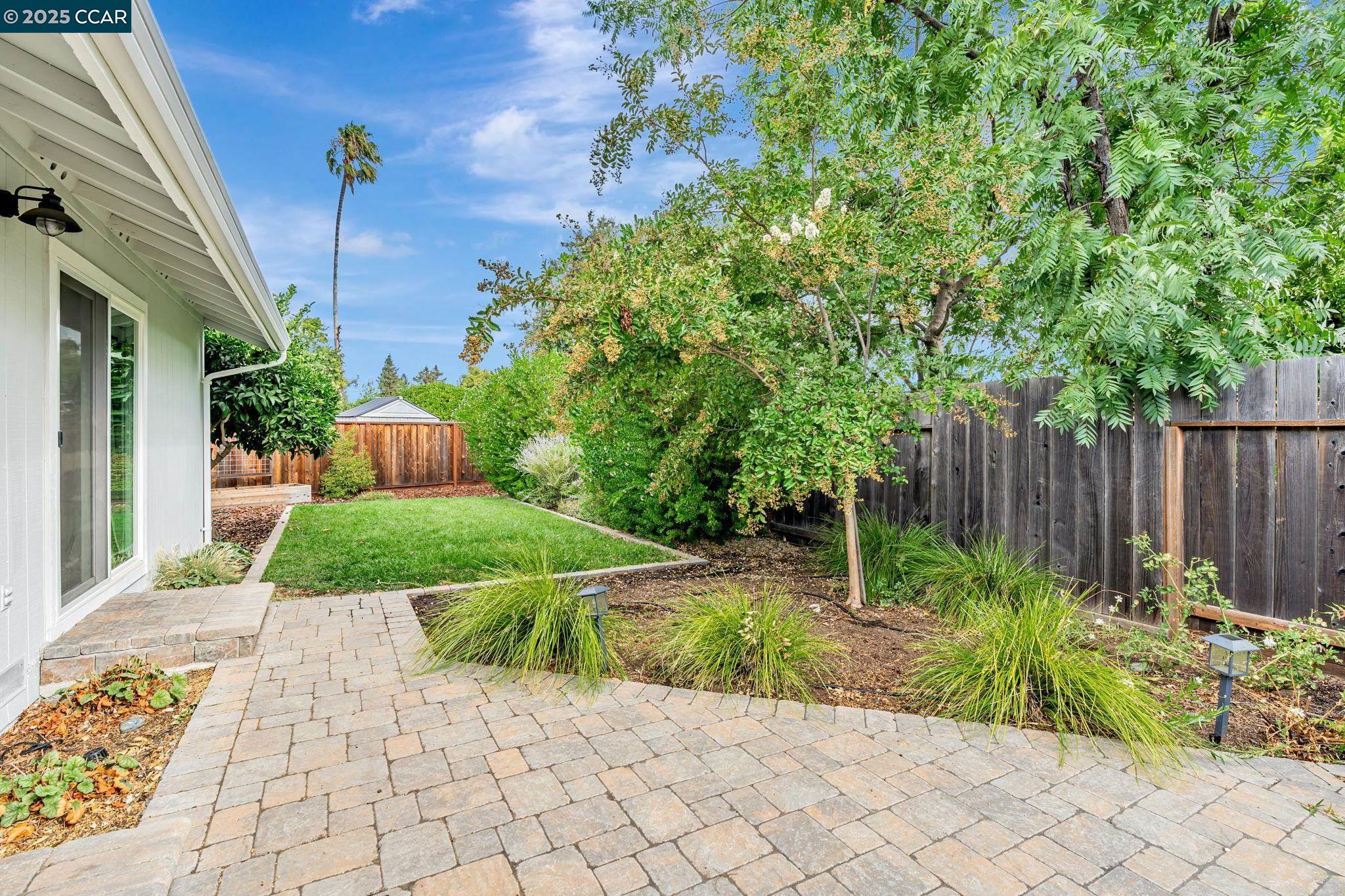 Detail Gallery Image 4 of 39 For 4871 Thiessen Ct, Concord,  CA 94521 - 3 Beds | 2 Baths