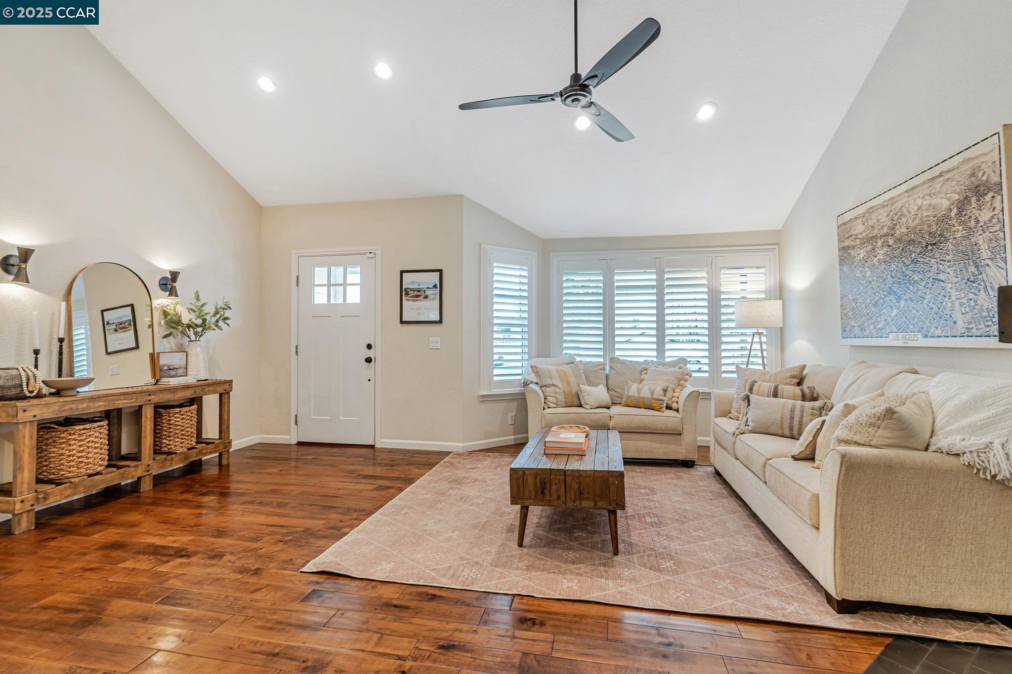 Detail Gallery Image 6 of 39 For 4871 Thiessen Ct, Concord,  CA 94521 - 3 Beds | 2 Baths
