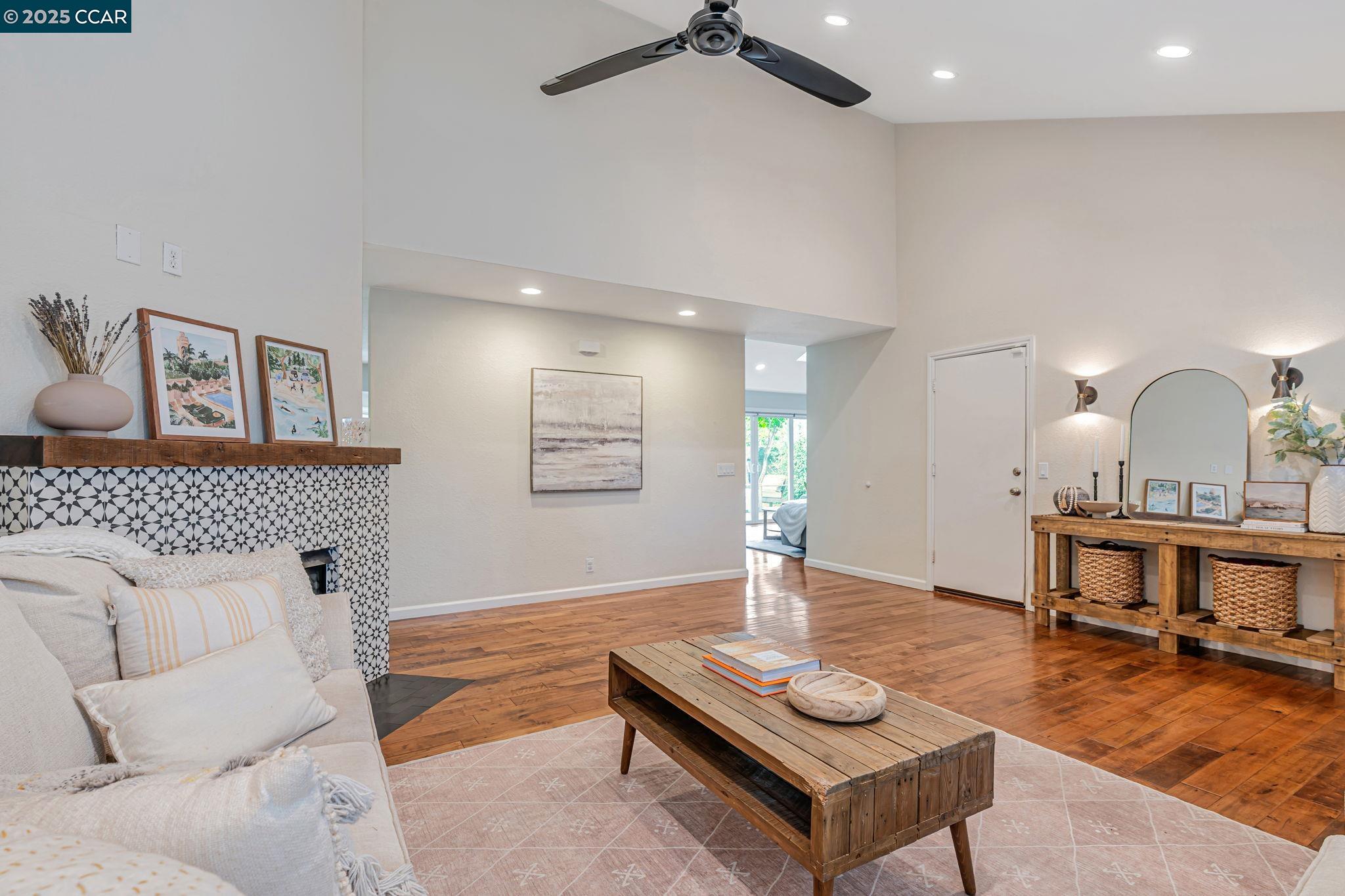 Detail Gallery Image 8 of 39 For 4871 Thiessen Ct, Concord,  CA 94521 - 3 Beds | 2 Baths