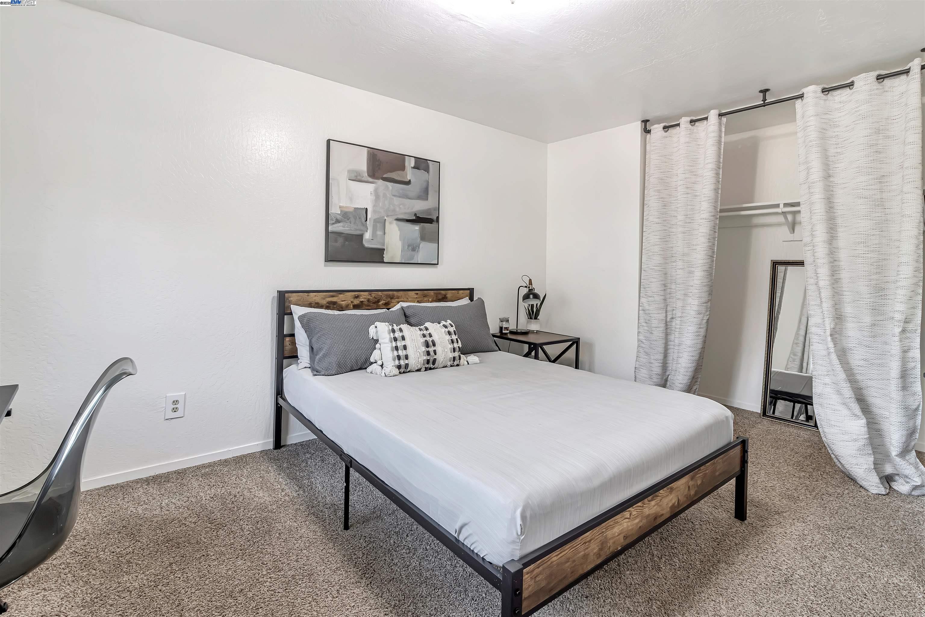 Detail Gallery Image 18 of 35 For 1416 12th St, Oakland,  CA 94607 - 5 Beds | 2 Baths