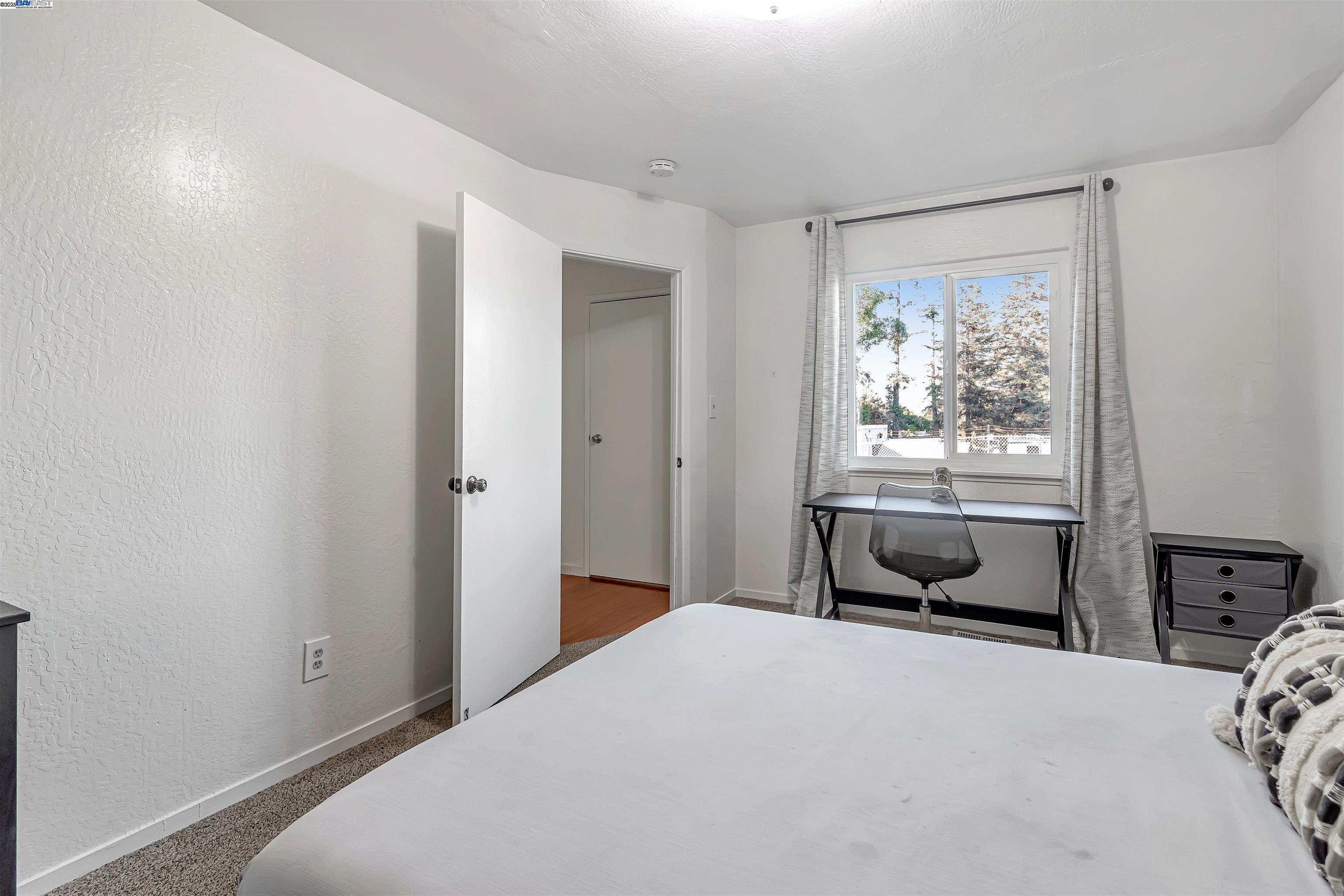 Detail Gallery Image 20 of 35 For 1416 12th St, Oakland,  CA 94607 - 5 Beds | 2 Baths