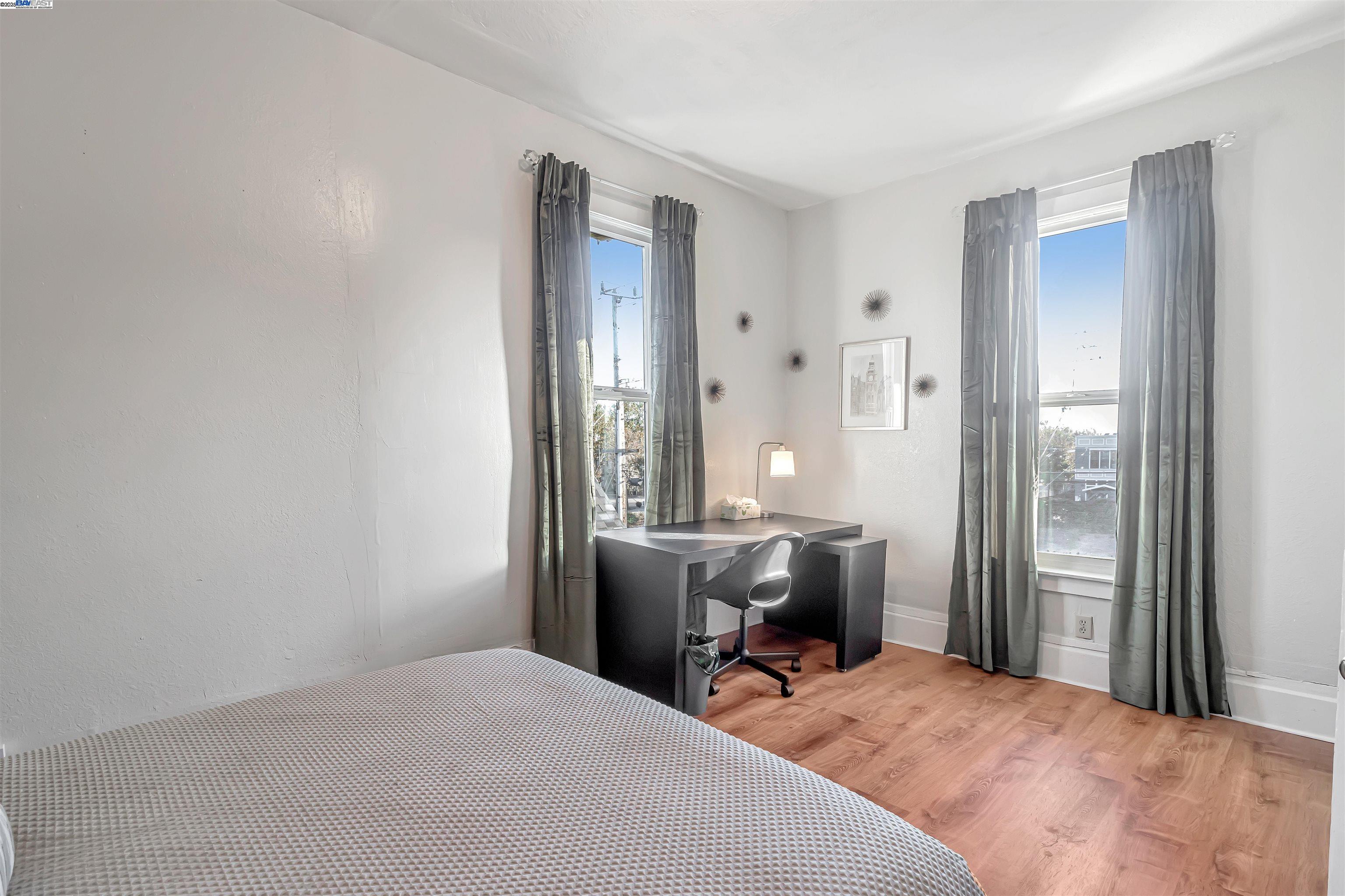 Detail Gallery Image 26 of 35 For 1416 12th St, Oakland,  CA 94607 - 5 Beds | 2 Baths