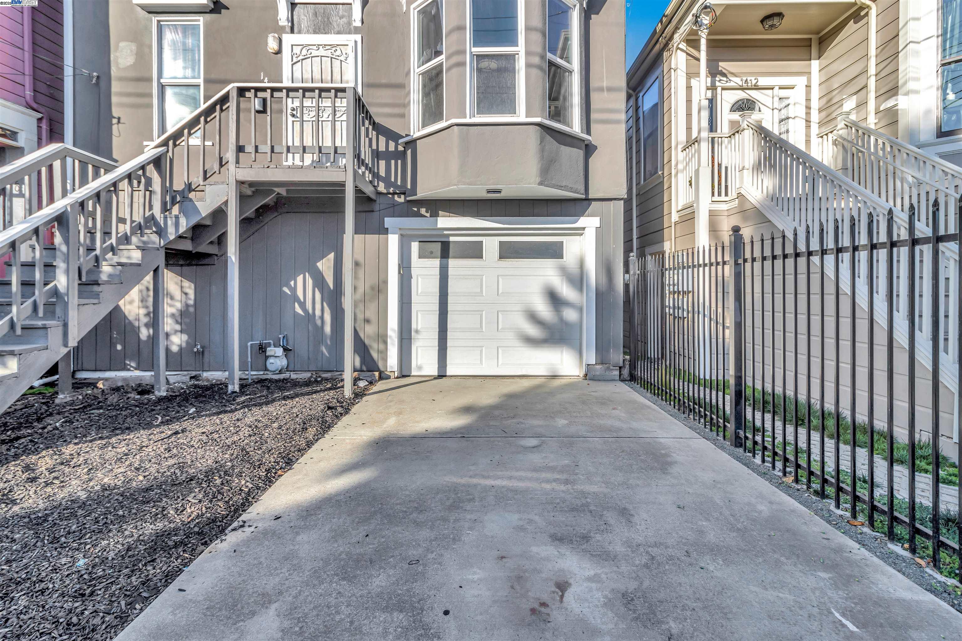 Detail Gallery Image 4 of 35 For 1416 12th St, Oakland,  CA 94607 - 5 Beds | 2 Baths