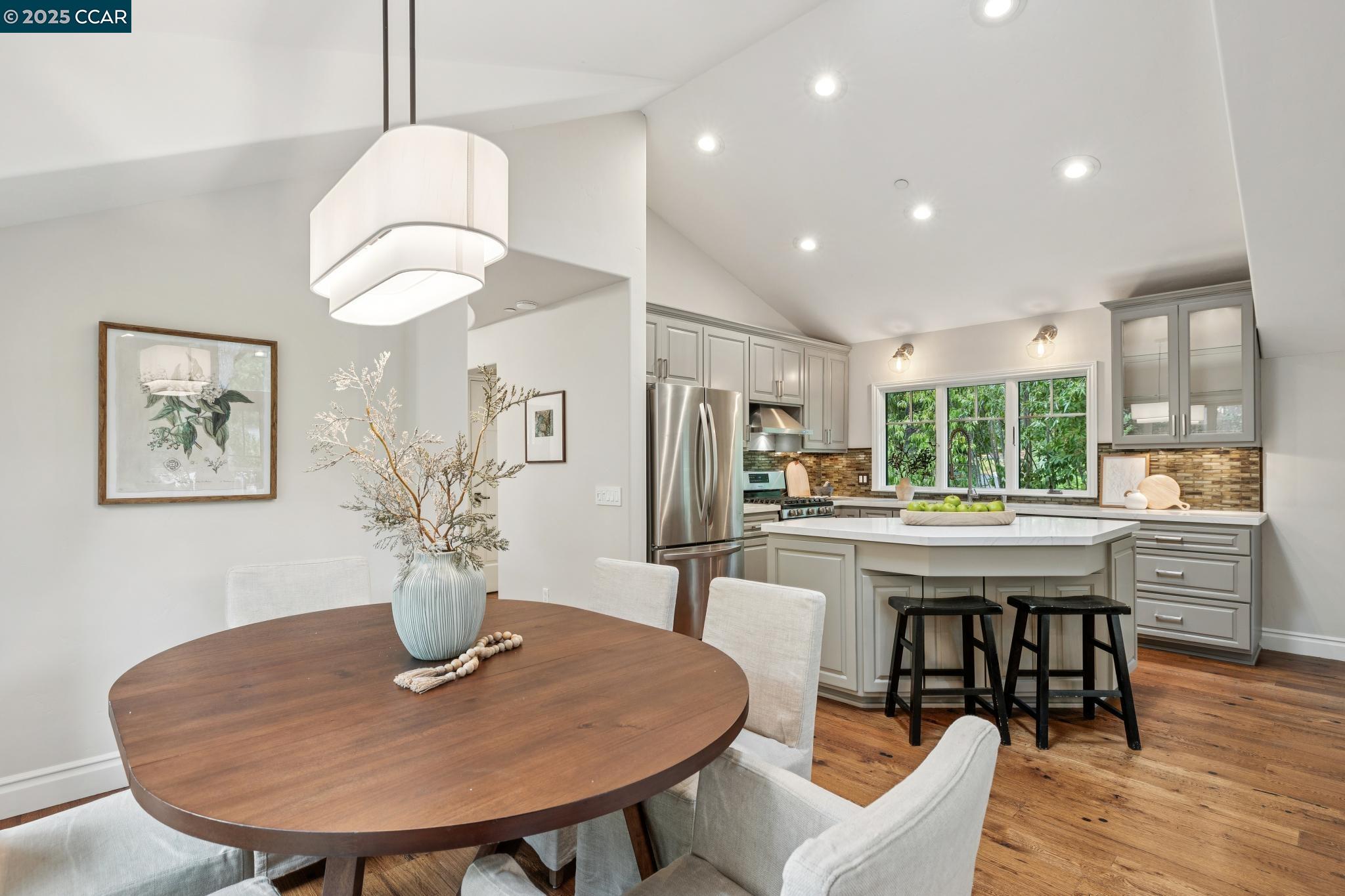 Detail Gallery Image 12 of 41 For 1109 N Thompson Road, Lafayette,  CA 94549-3143 - 3 Beds | 2/1 Baths