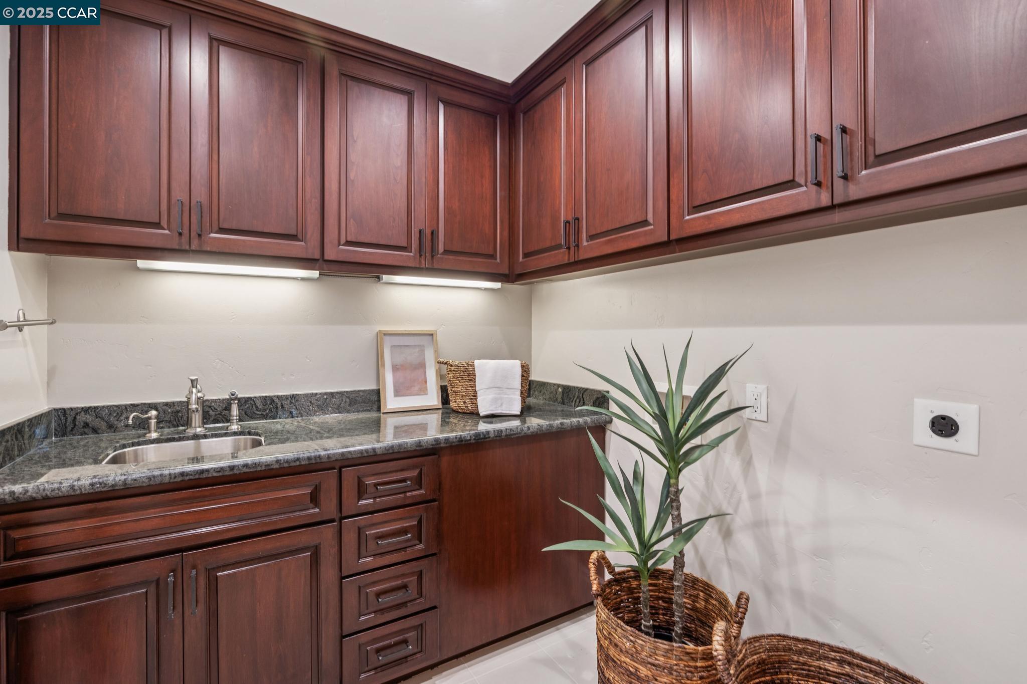 Detail Gallery Image 30 of 41 For 1109 N Thompson Road, Lafayette,  CA 94549-3143 - 3 Beds | 2/1 Baths