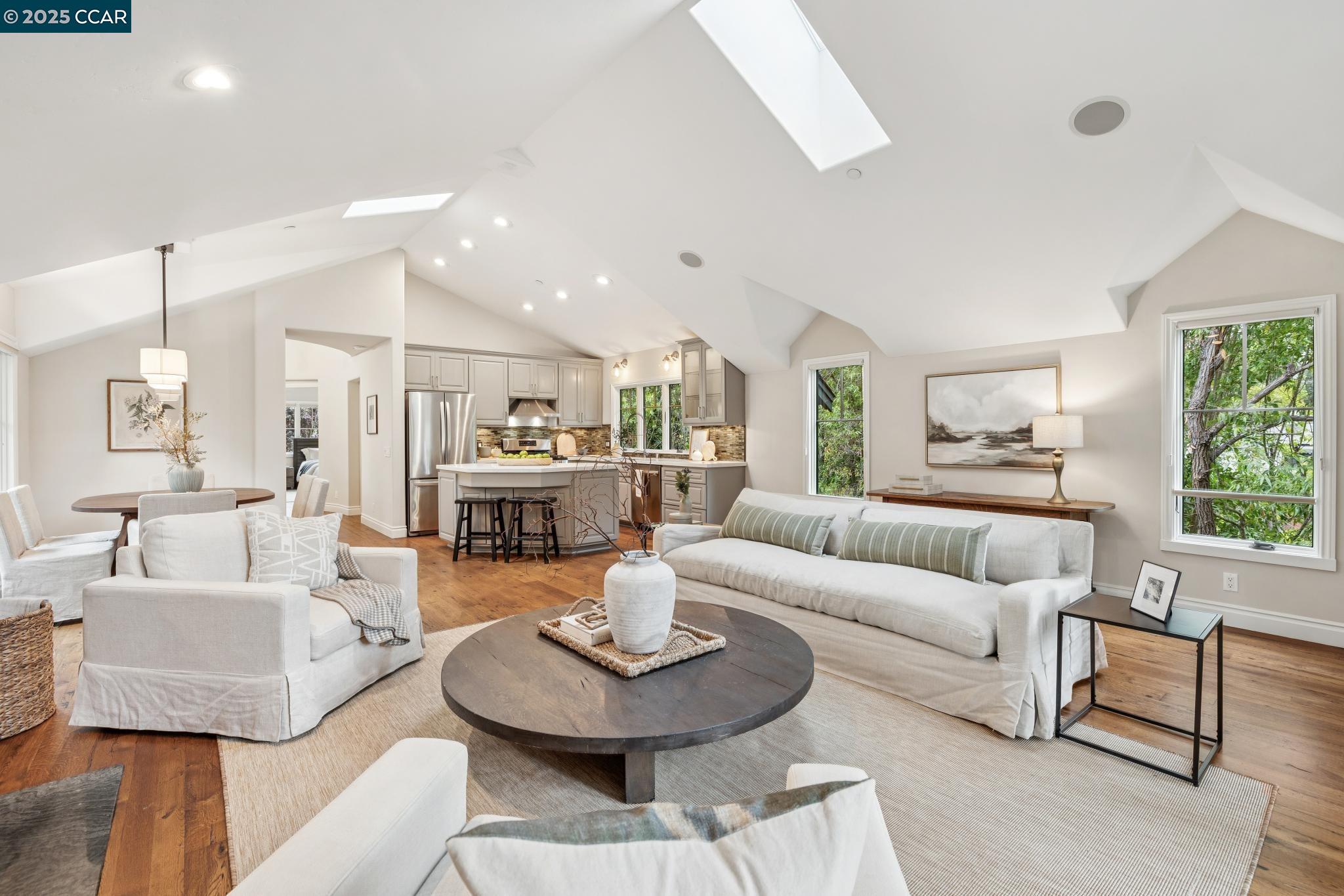 Detail Gallery Image 8 of 41 For 1109 N Thompson Road, Lafayette,  CA 94549-3143 - 3 Beds | 2/1 Baths