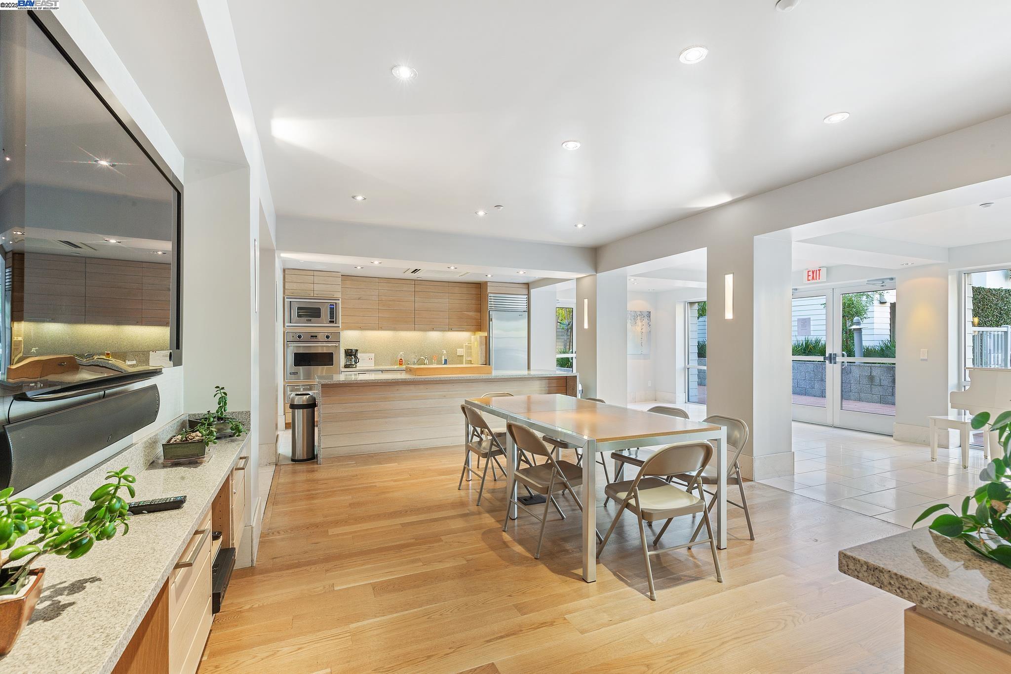 Detail Gallery Image 21 of 28 For 1655 N California Blvd #422,  Walnut Creek,  CA 94596 - 2 Beds | 2 Baths