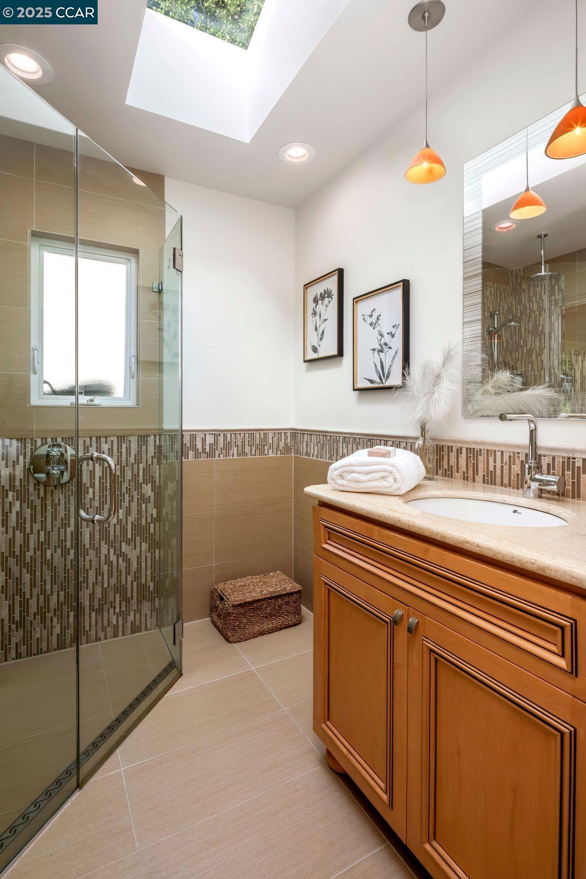 Detail Gallery Image 16 of 31 For 49 Muth Dr, Orinda,  CA 94563 - 3 Beds | 2 Baths