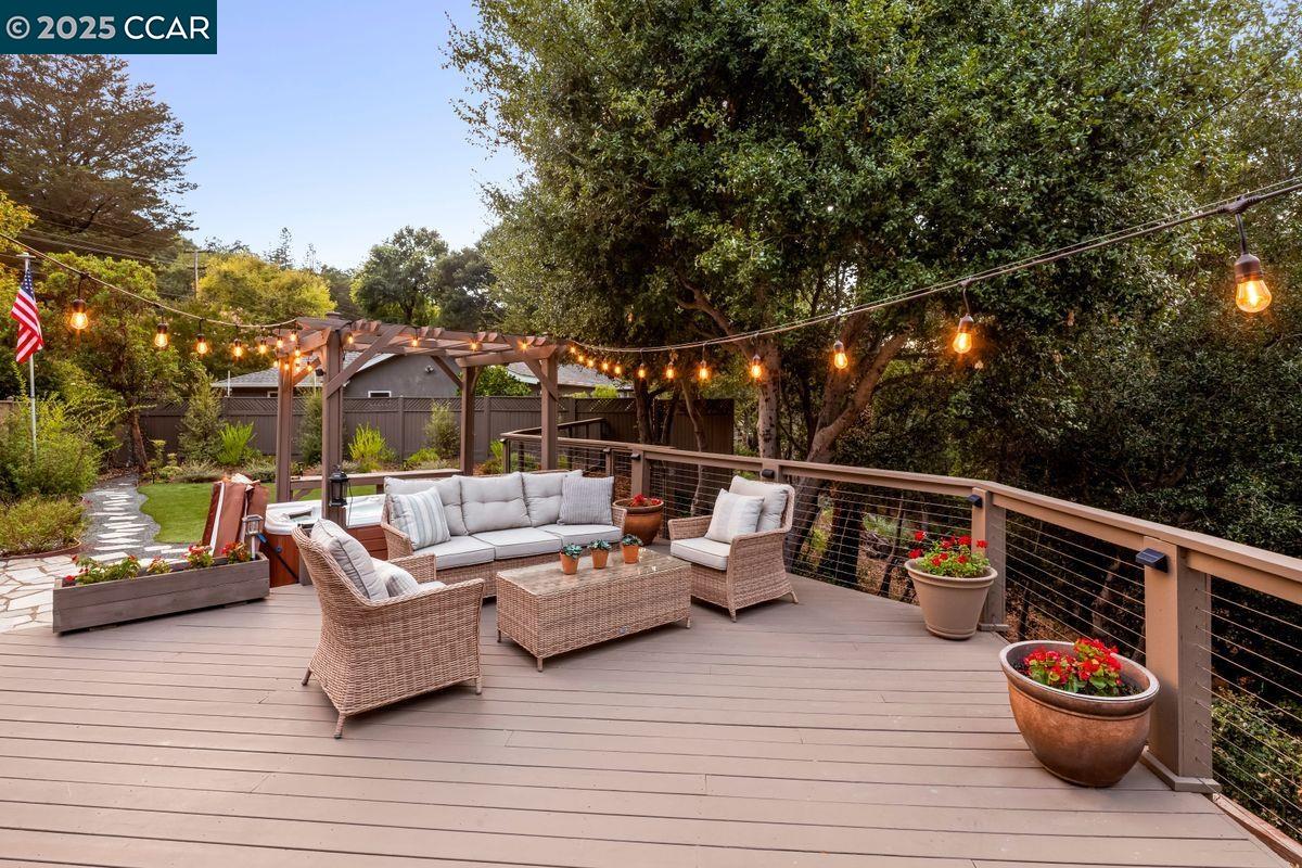 Detail Gallery Image 21 of 31 For 49 Muth Dr, Orinda,  CA 94563 - 3 Beds | 2 Baths