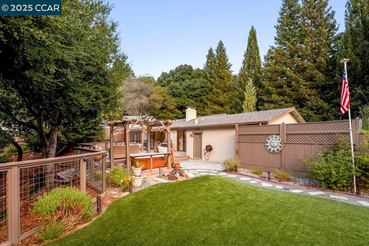 Detail Gallery Image 24 of 31 For 49 Muth Dr, Orinda,  CA 94563 - 3 Beds | 2 Baths