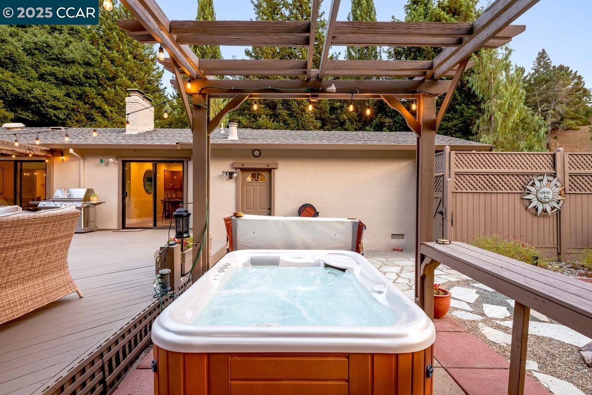 Detail Gallery Image 25 of 31 For 49 Muth Dr, Orinda,  CA 94563 - 3 Beds | 2 Baths