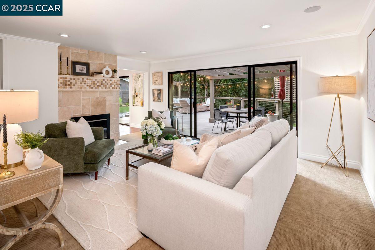 Detail Gallery Image 4 of 31 For 49 Muth Dr, Orinda,  CA 94563 - 3 Beds | 2 Baths