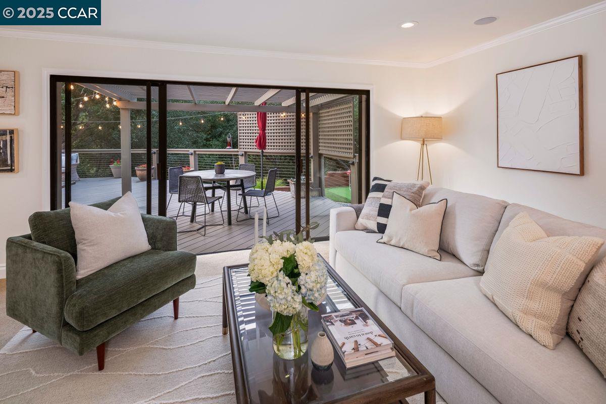Detail Gallery Image 5 of 31 For 49 Muth Dr, Orinda,  CA 94563 - 3 Beds | 2 Baths