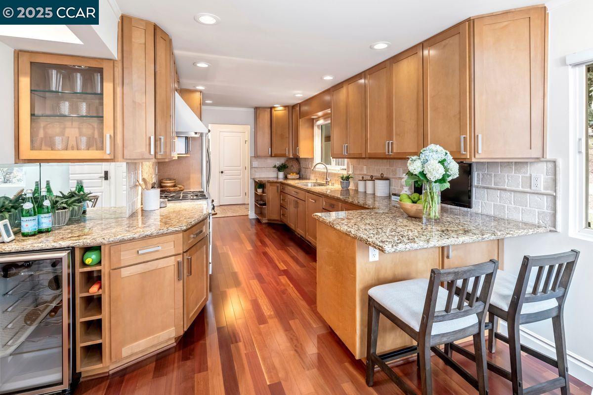Detail Gallery Image 10 of 31 For 49 Muth Dr, Orinda,  CA 94563 - 3 Beds | 2 Baths