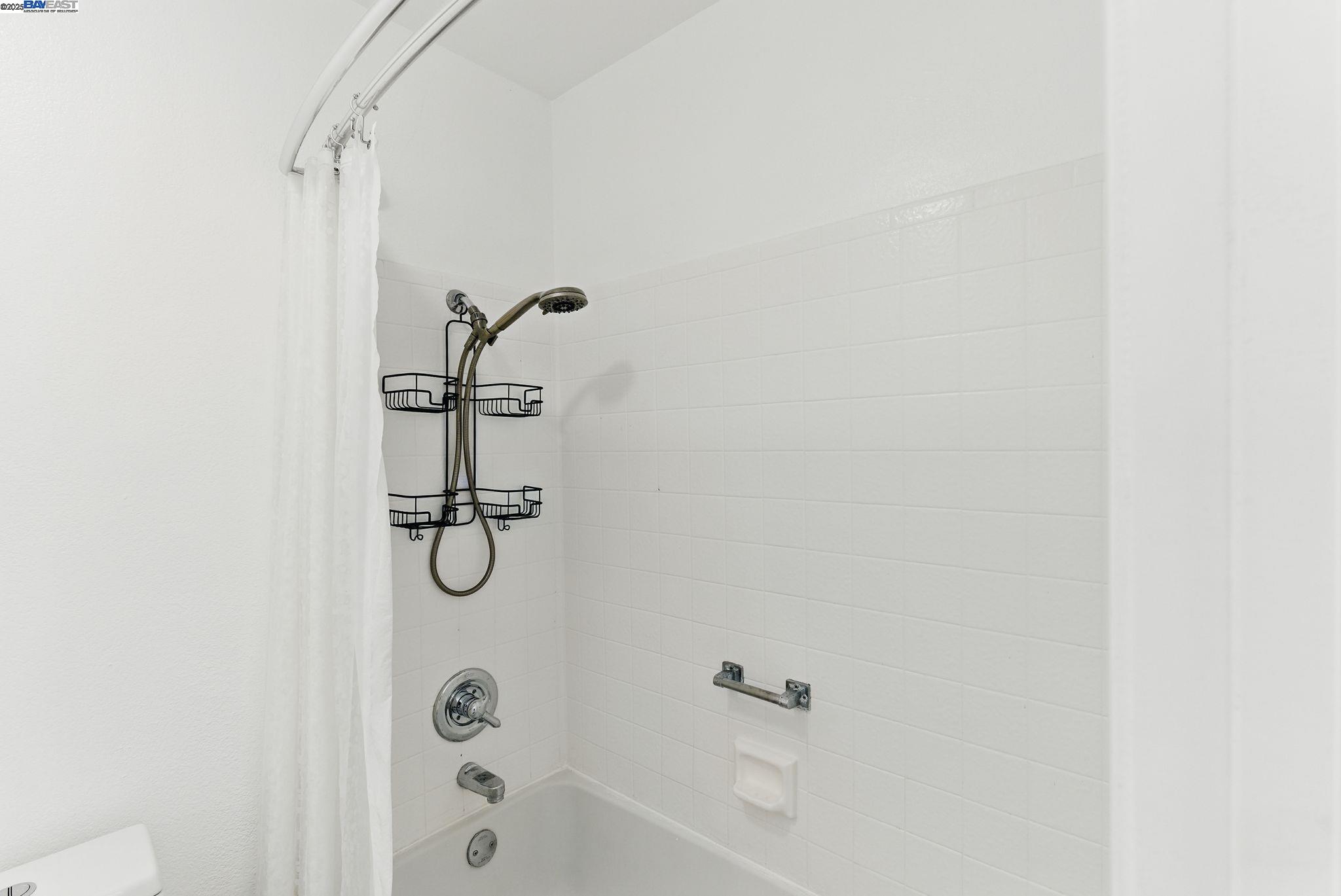 Photo #17: 41111435 Listing: Photo #17