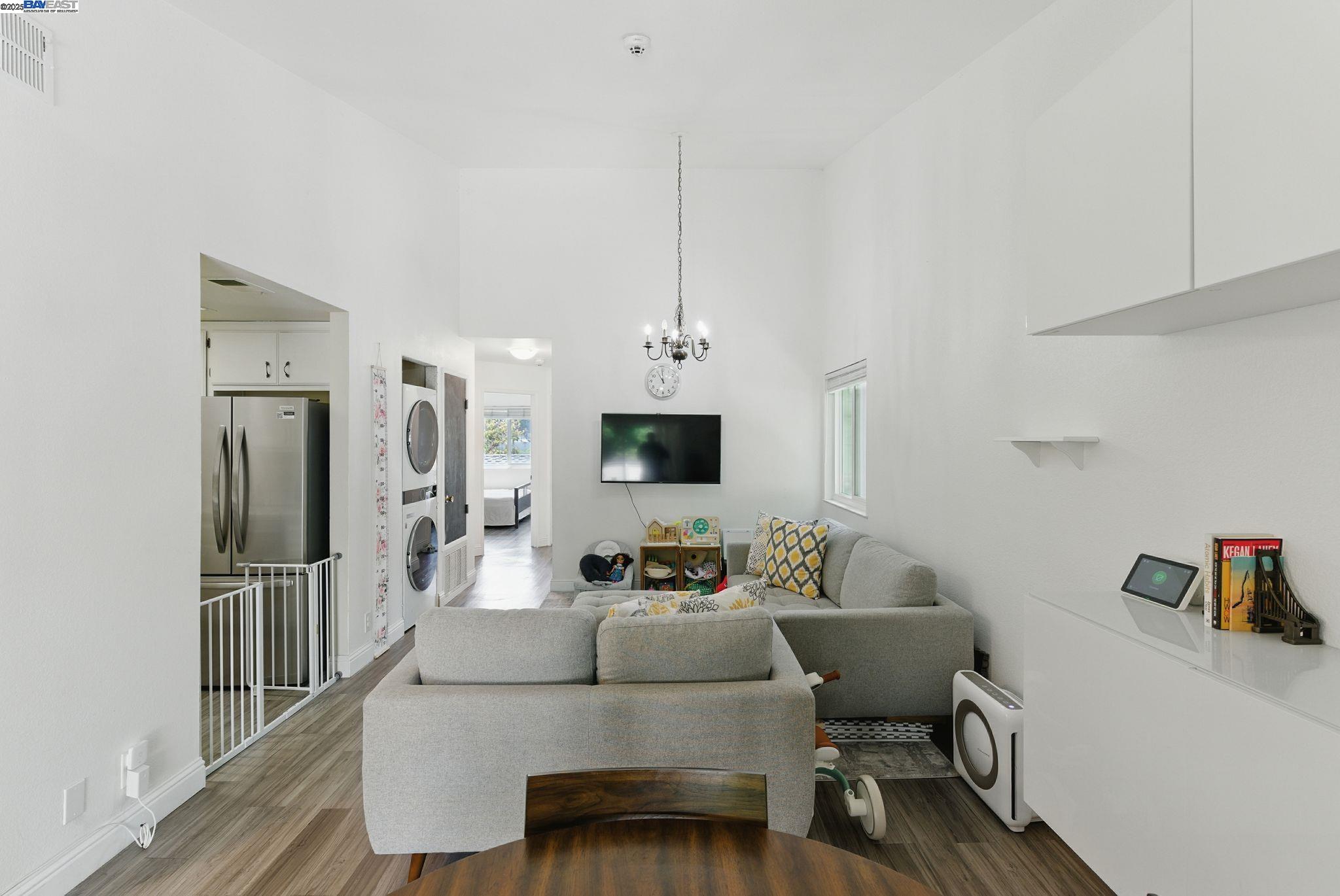 Photo #3: 41111435 Listing: Photo #3