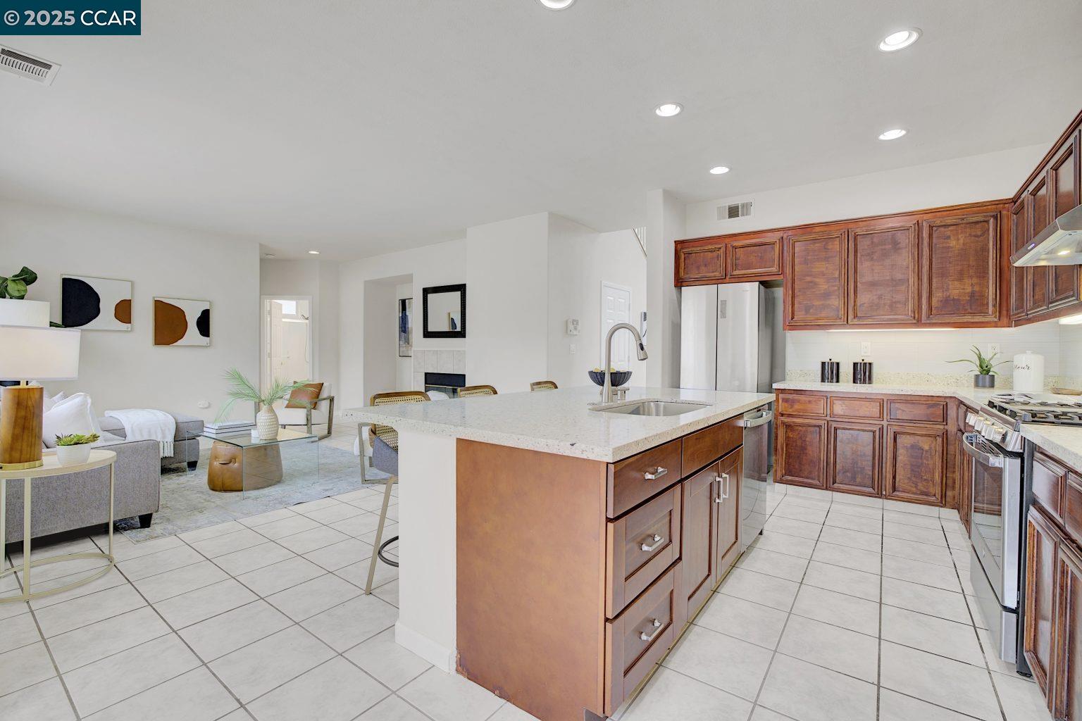 Detail Gallery Image 11 of 52 For 3630 Park Ridge Dr, Richmond,  CA 94806 - 5 Beds | 3 Baths