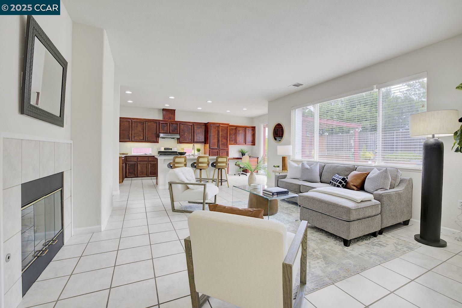 Detail Gallery Image 16 of 52 For 3630 Park Ridge Dr, Richmond,  CA 94806 - 5 Beds | 3 Baths
