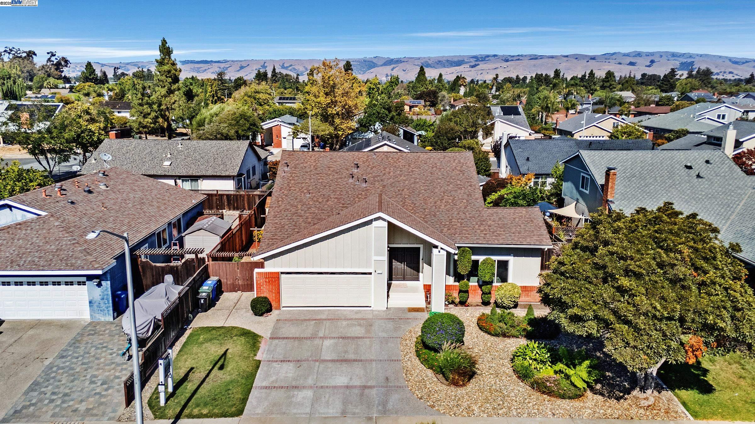 Detail Gallery Image 2 of 53 For 35220 Cornwall Pl, Newark,  CA 94560 - 4 Beds | 2/1 Baths