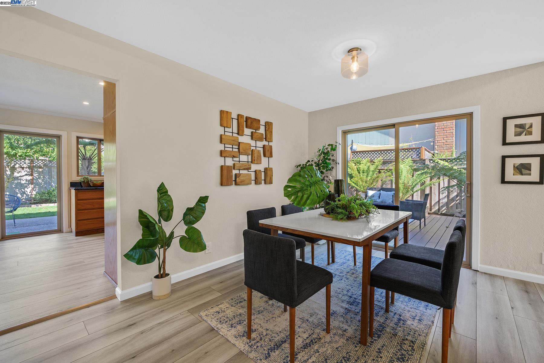 Detail Gallery Image 9 of 53 For 35220 Cornwall Pl, Newark,  CA 94560 - 4 Beds | 2/1 Baths