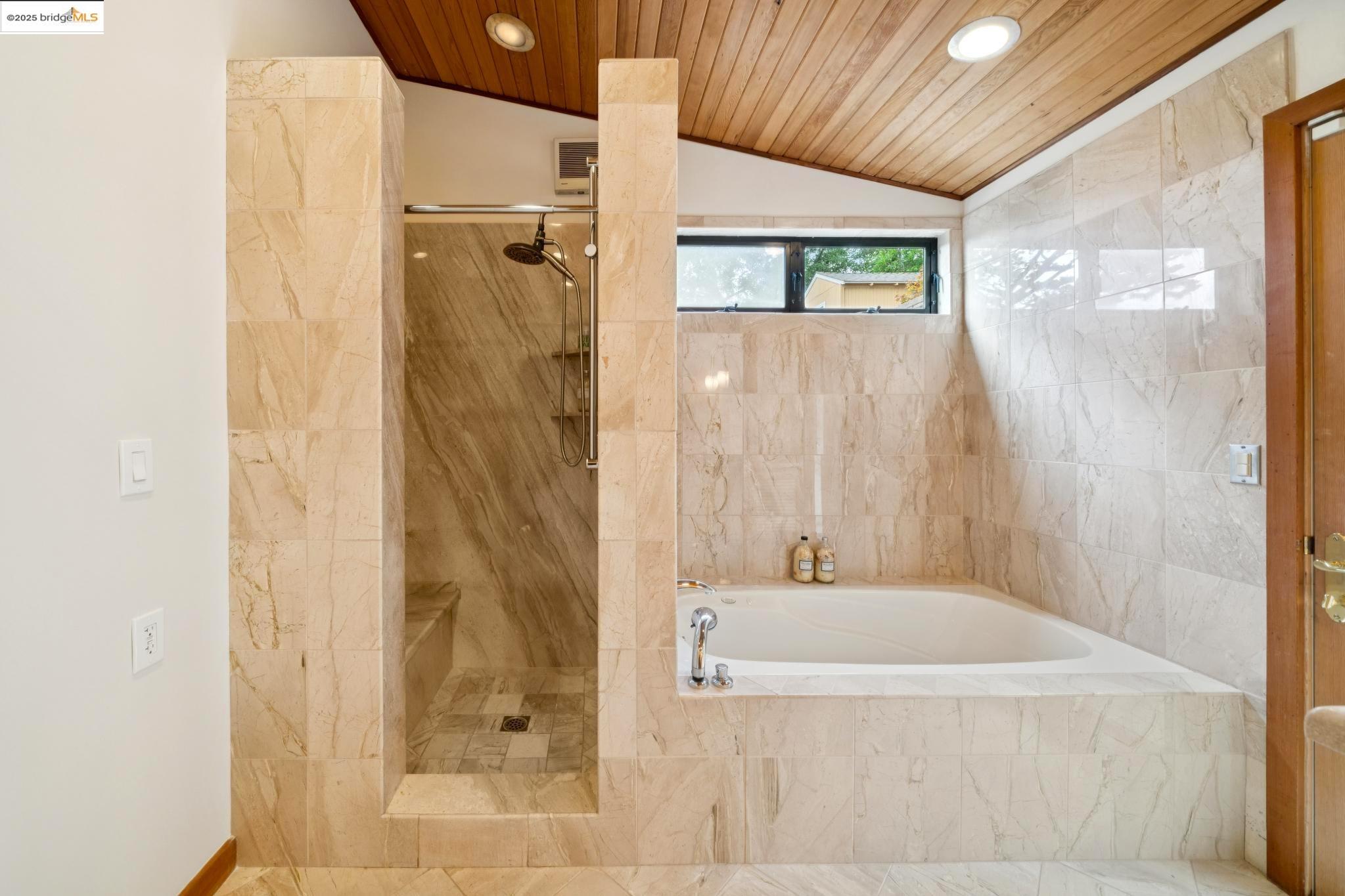 Detail Gallery Image 23 of 50 For 6258 Crown Ave, Oakland,  CA 94611 - 3 Beds | 3 Baths