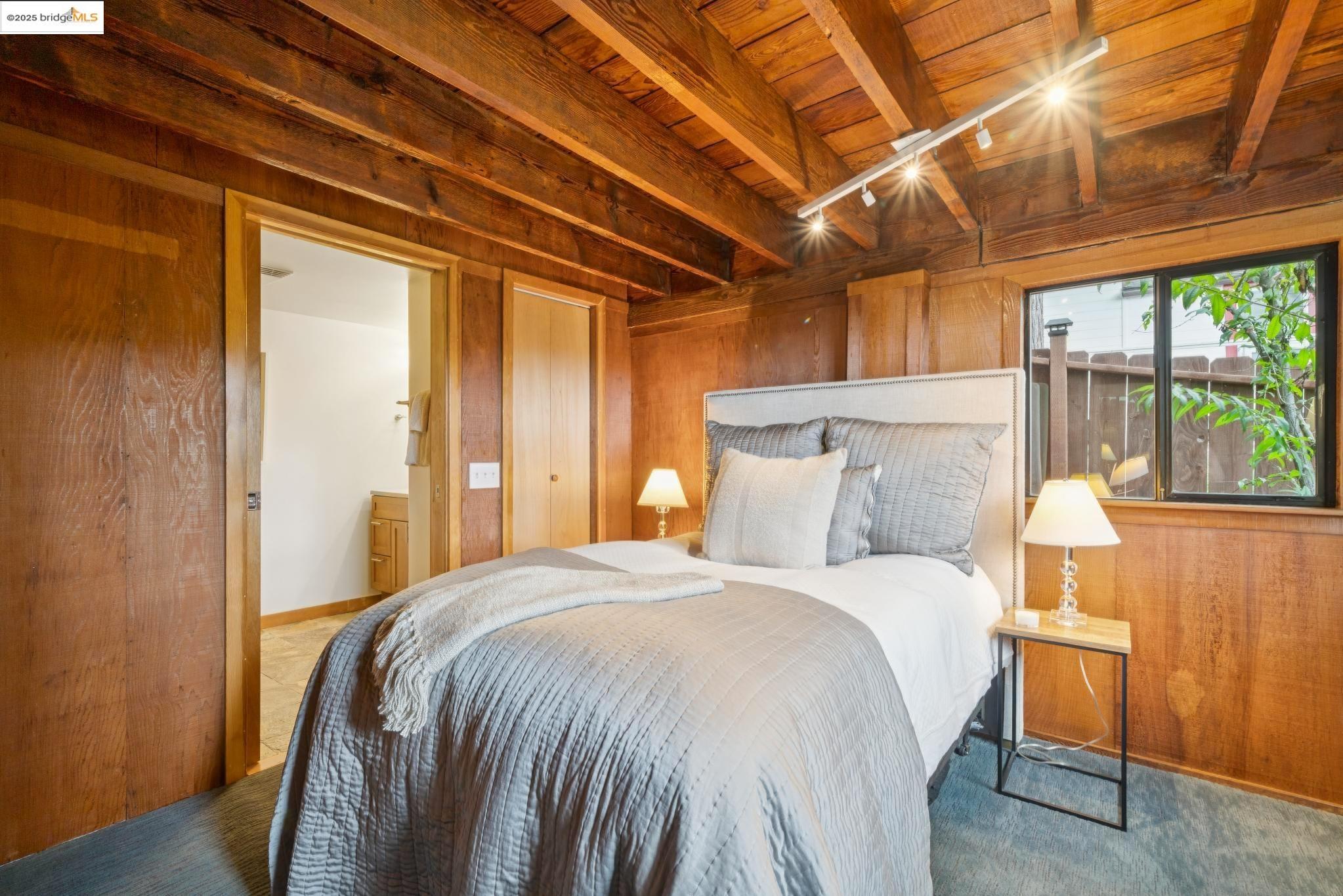 Detail Gallery Image 37 of 50 For 6258 Crown Ave, Oakland,  CA 94611 - 3 Beds | 3 Baths